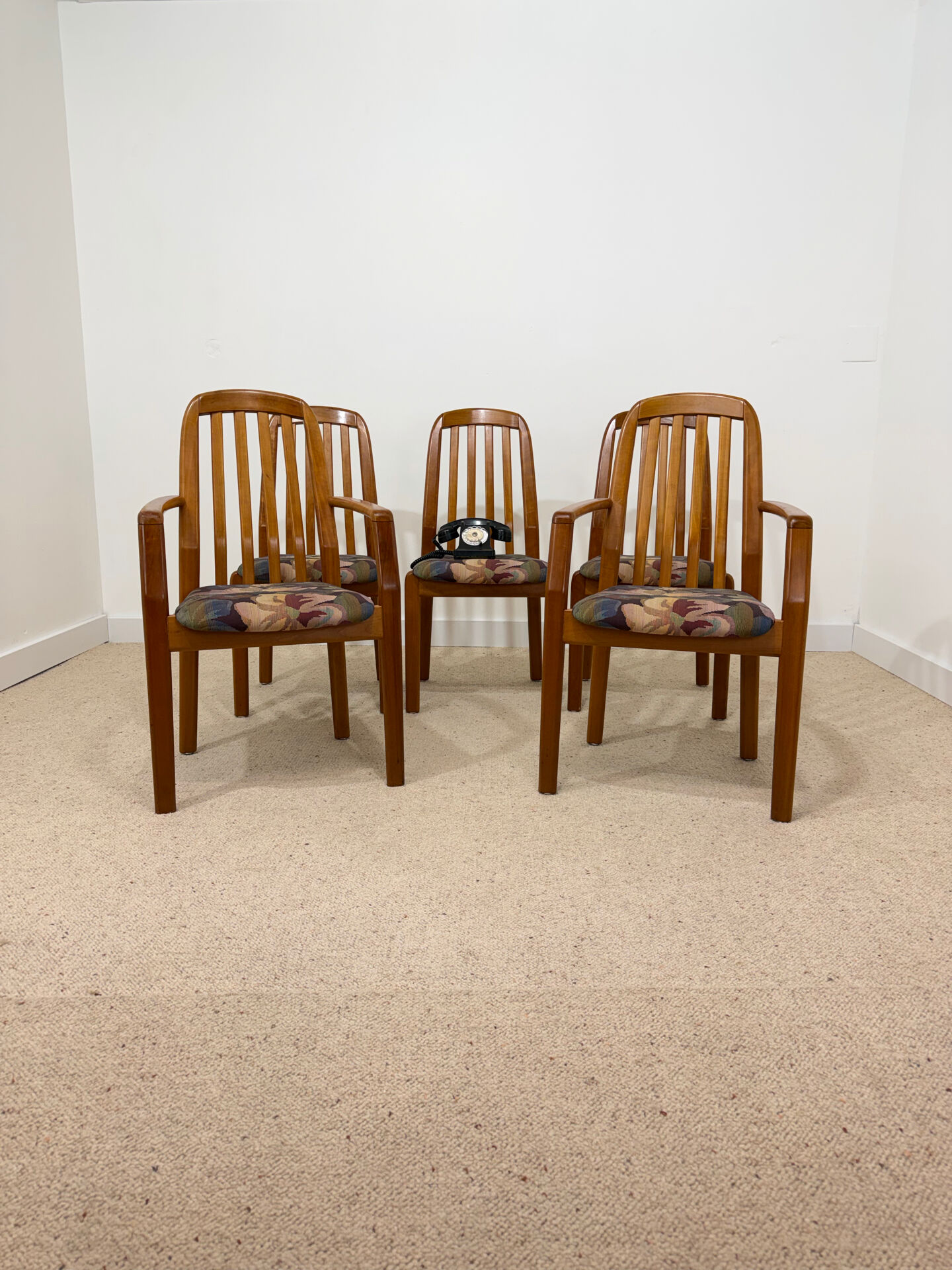 Ensemble 2 fauteuils et 3 chaises Dyrlund - design danois années 70
