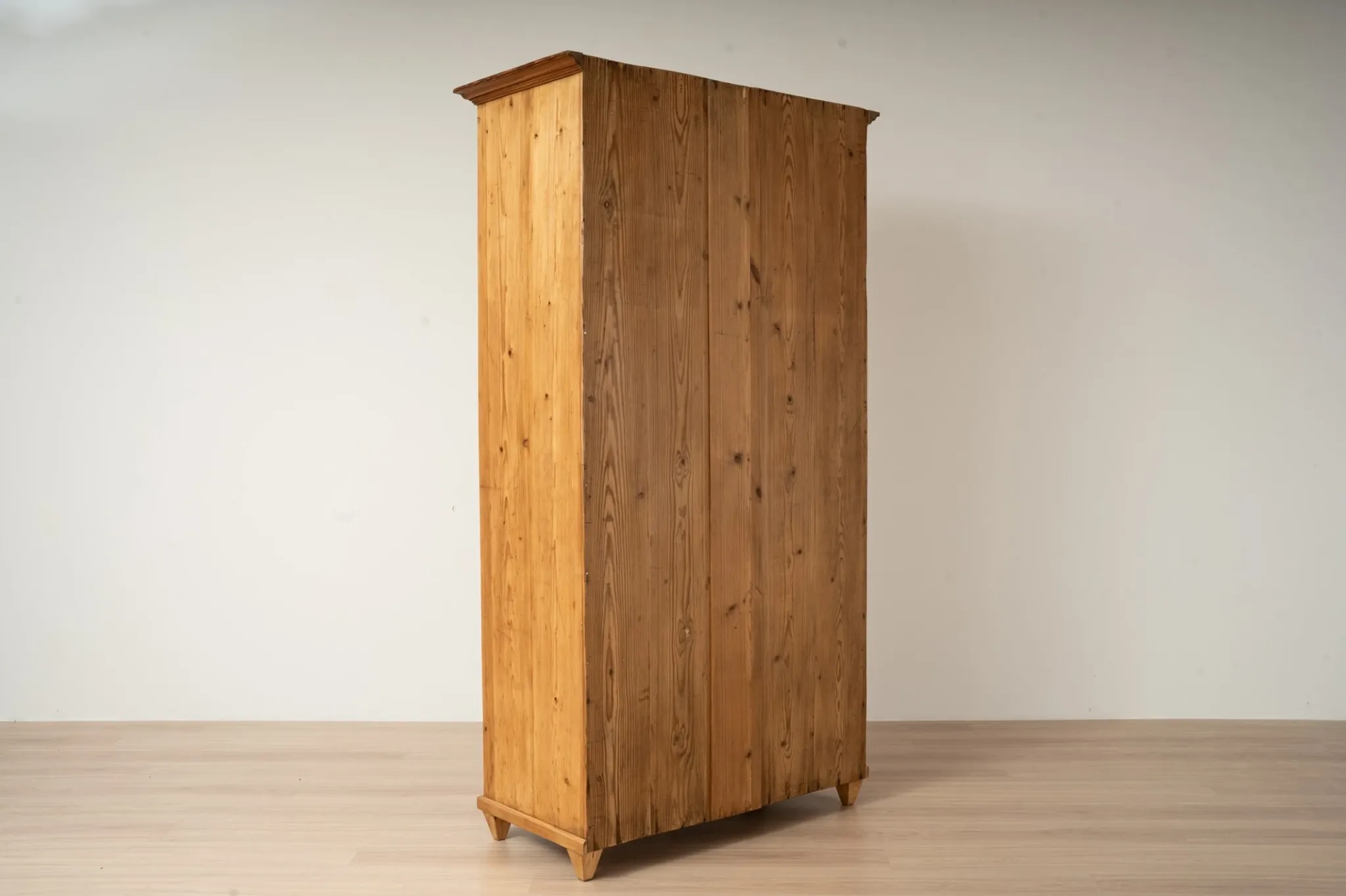 Antique German Pine Wardrobe with Hanging Rail and Shelf, Late 19th Century