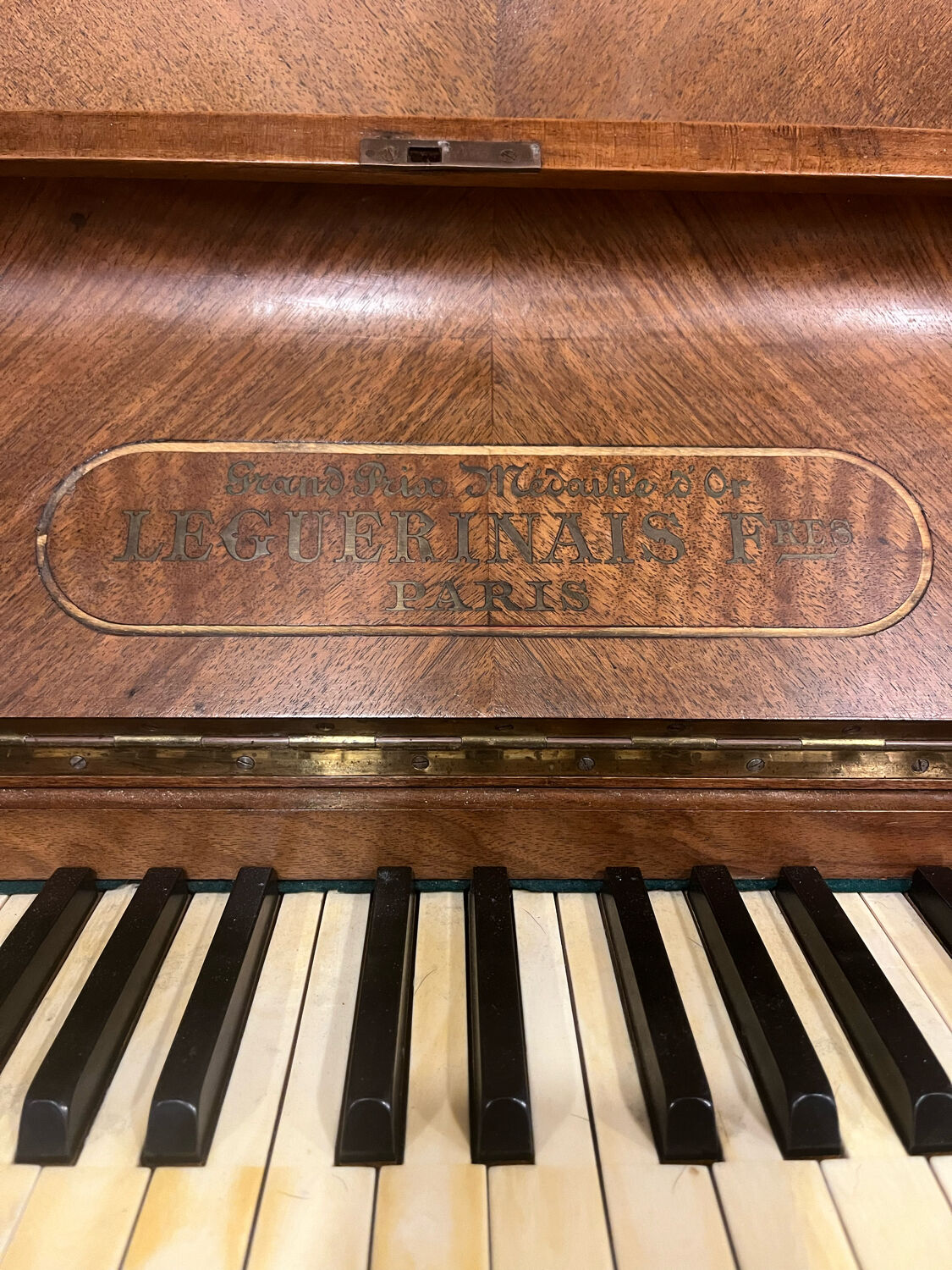 Upright piano Leguerinais Frères to makeover