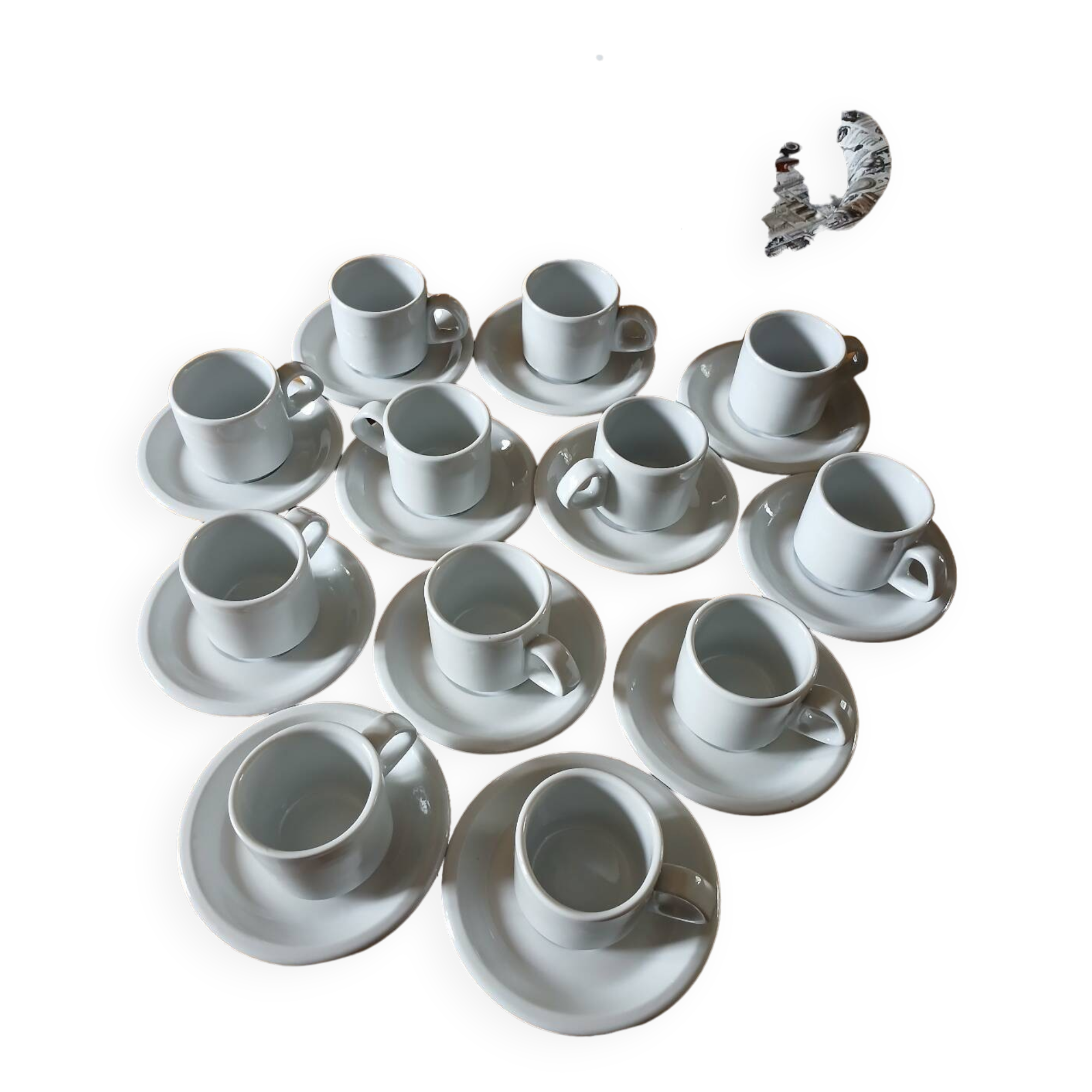 12 bistro coffee cups and 2 pots