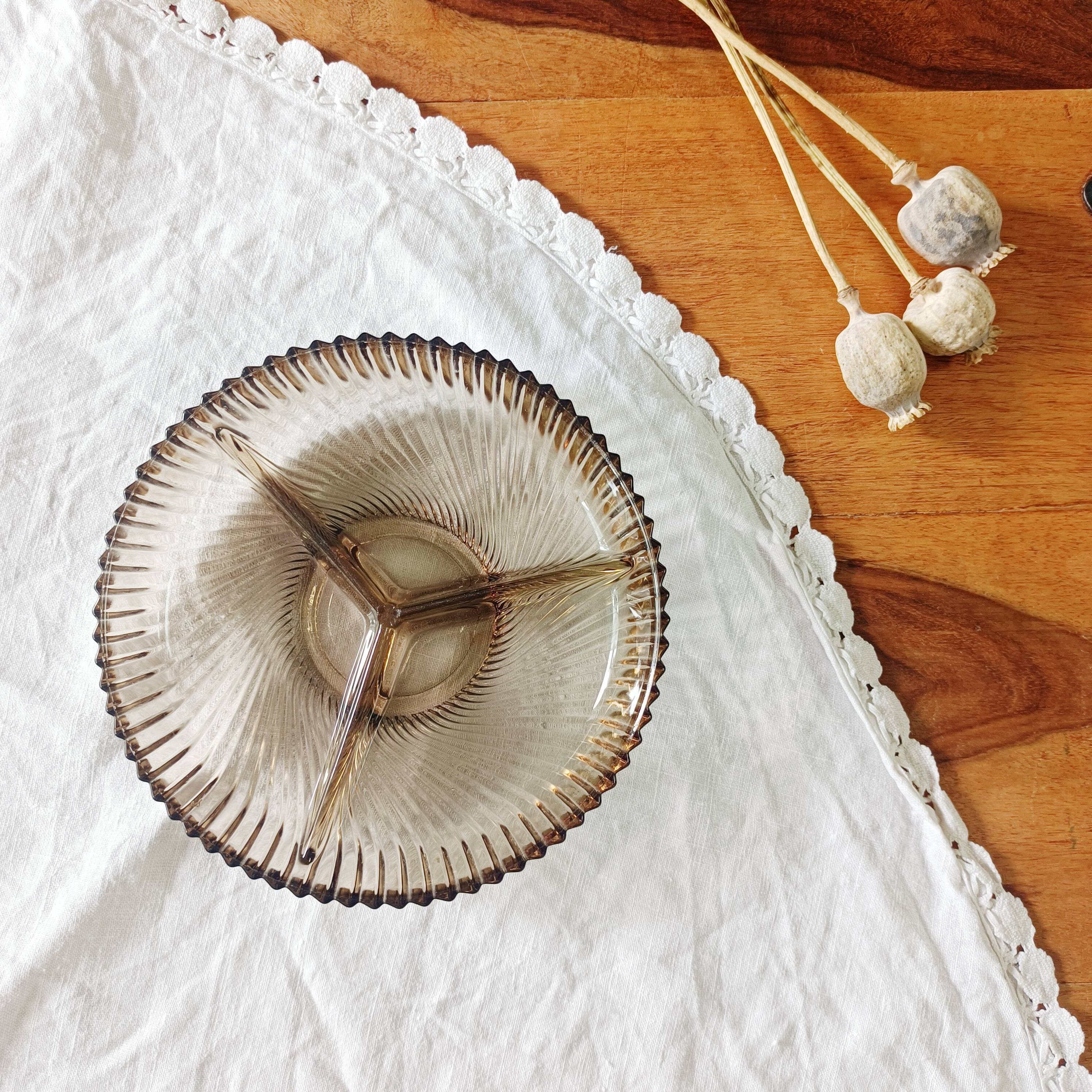 Veropa smoked glass compartmentalized appetizer dish