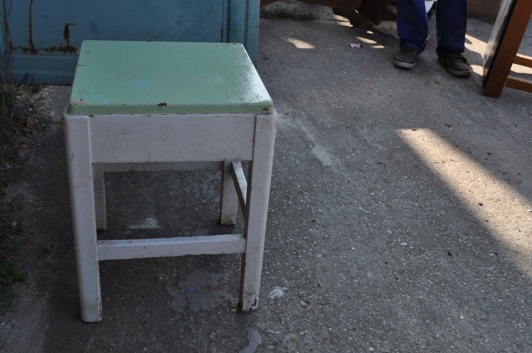 Pair of green and white painted pine stools with drawer, 1940s industrial vintage.