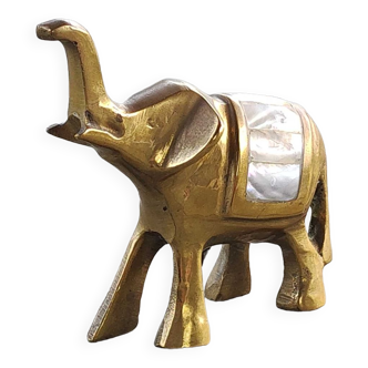 Hindu elephant statuette in brass and mother-of-pearl, parade outfit. High 10 cm