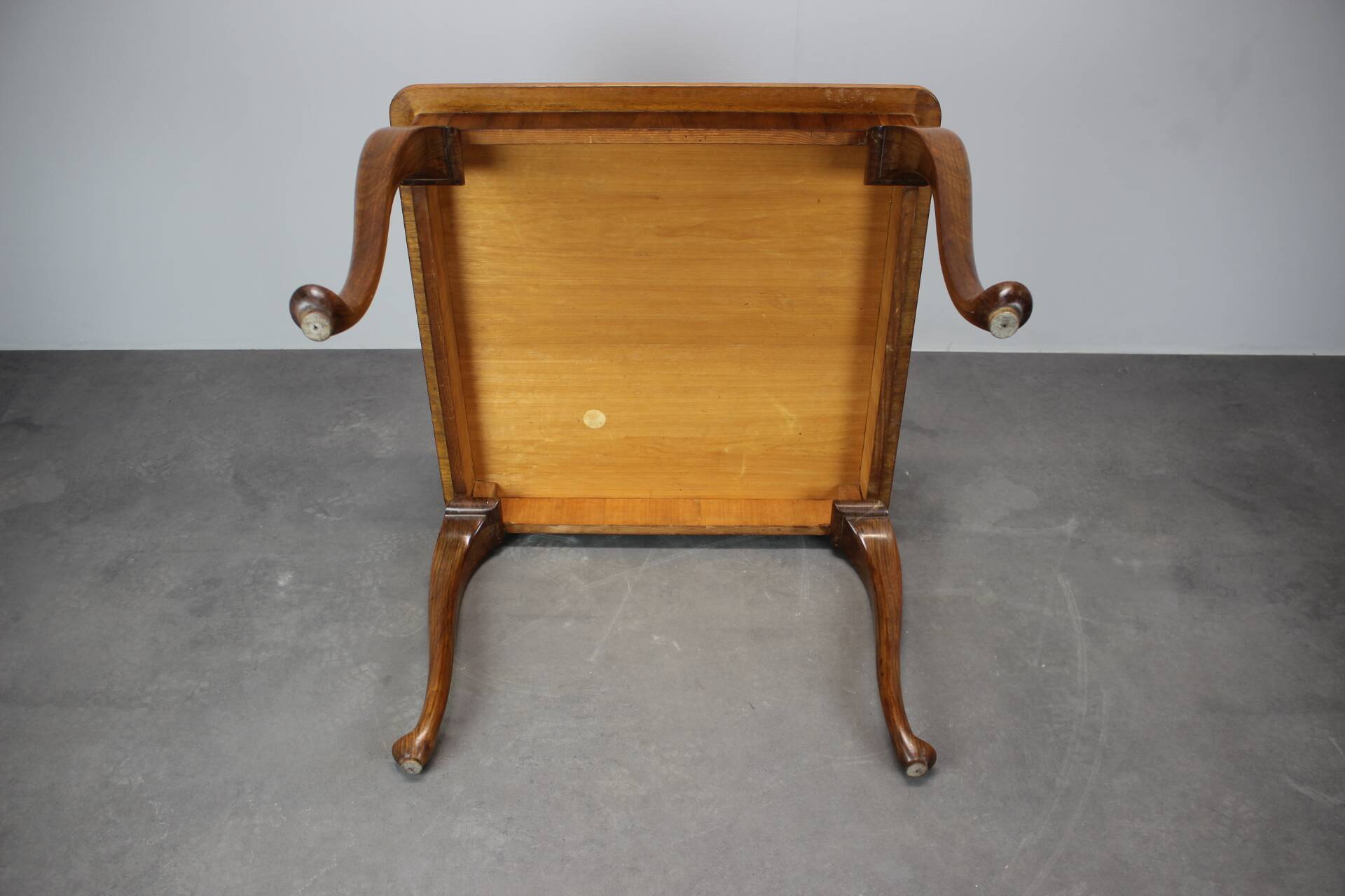 European Art Deco square coffee table from the 1930s in walnut veneer with a restored oiled finish