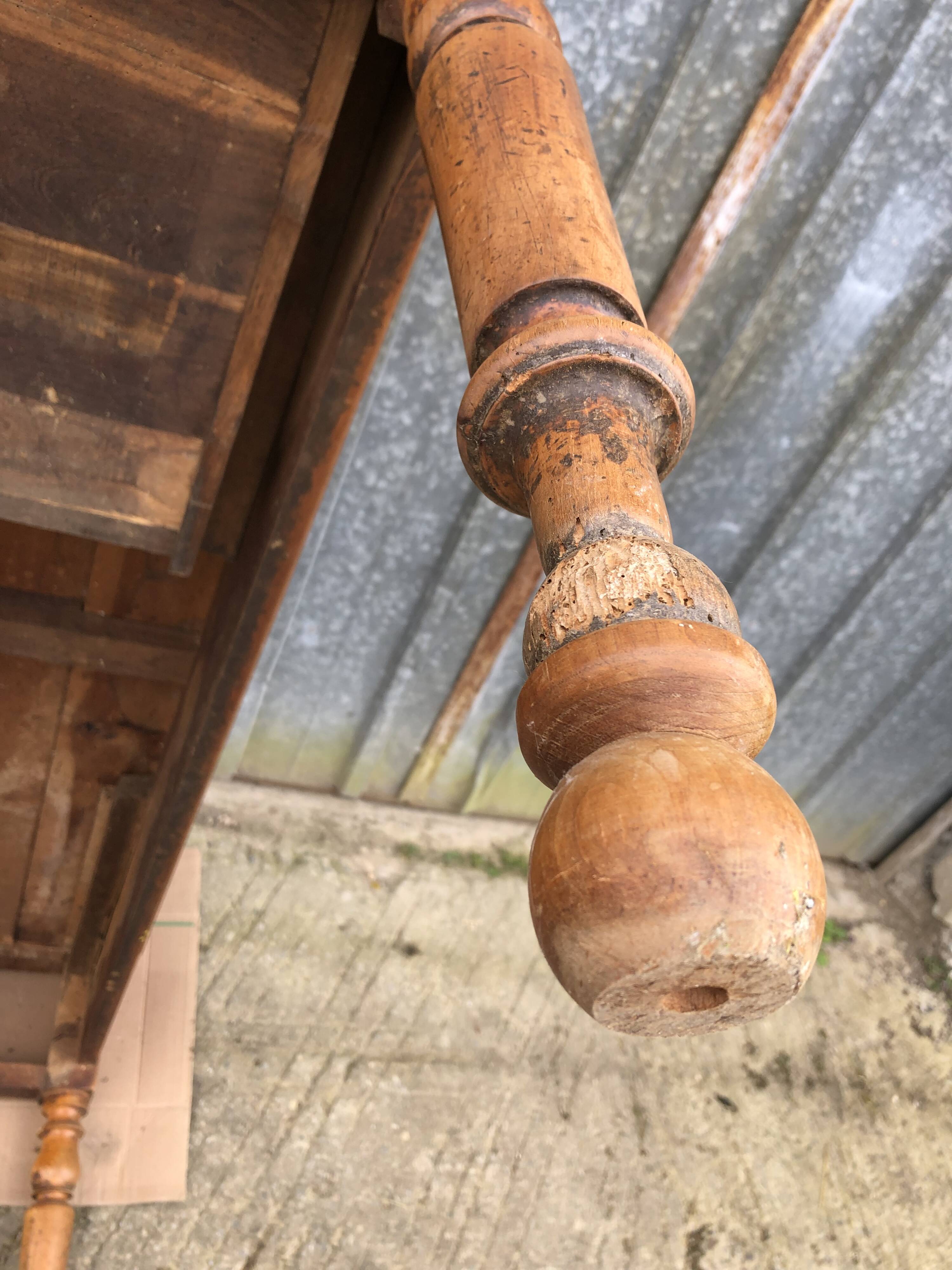 Antique cherry farmhouse table with 2 drawers and 1 pull-out
