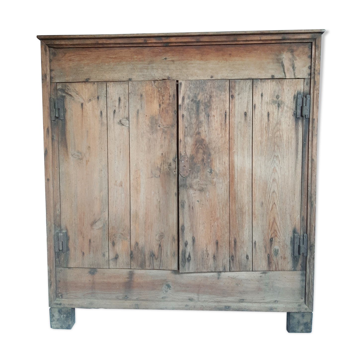 Parisian raw wood buffet