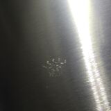 Round plate in brushed metal