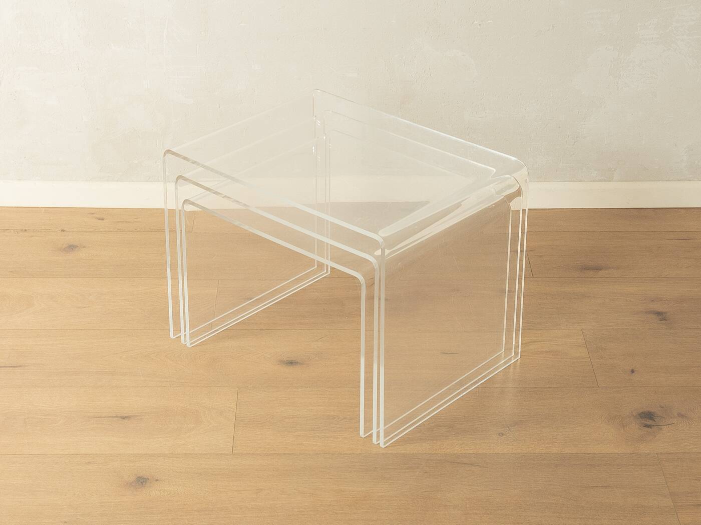 Tables gigognes en acrylique des années 1960