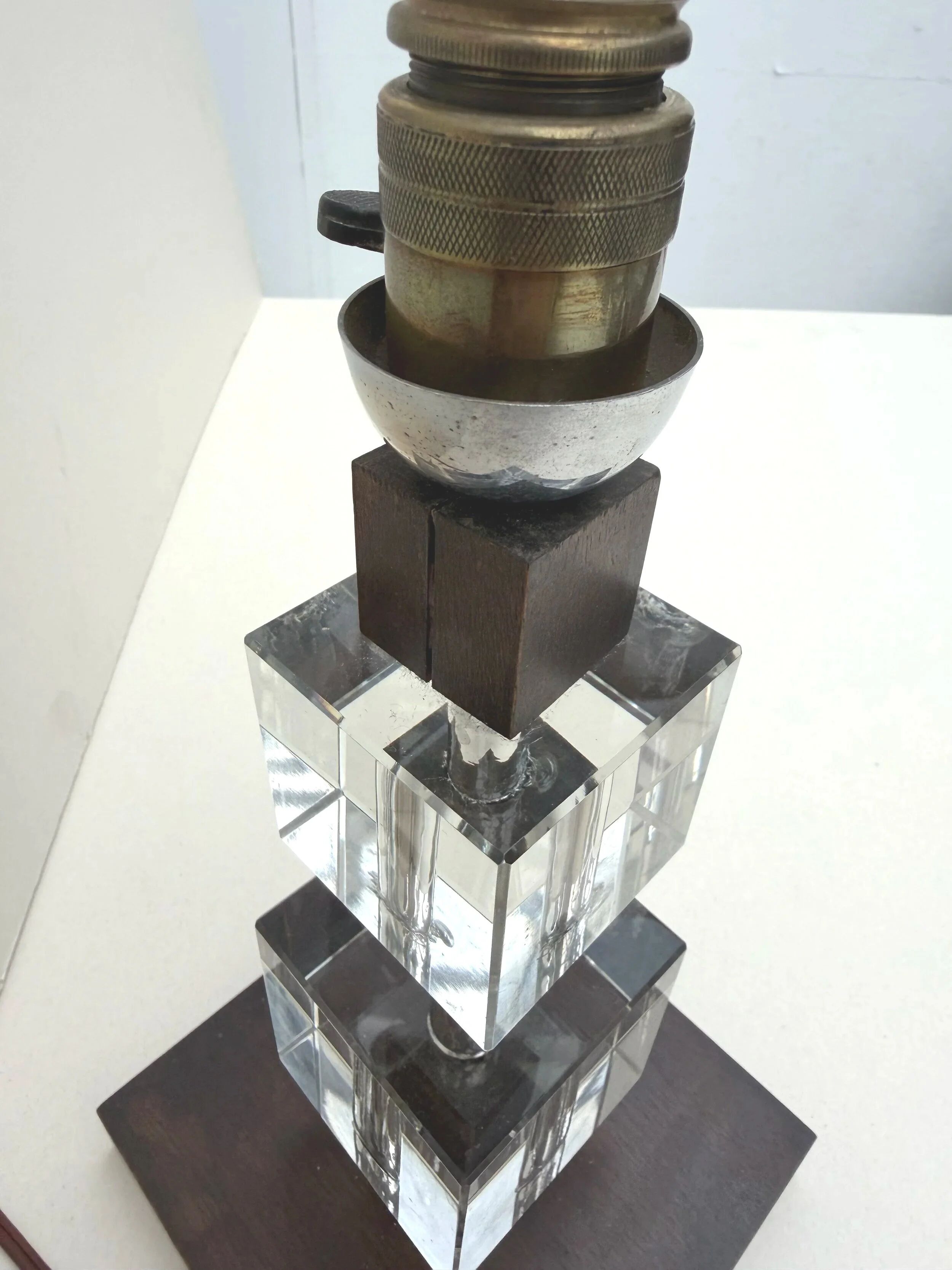 Modernist Art Deco lamp base in wood and glass, France 1930.