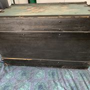 Ancien coffre de marine anglais peint