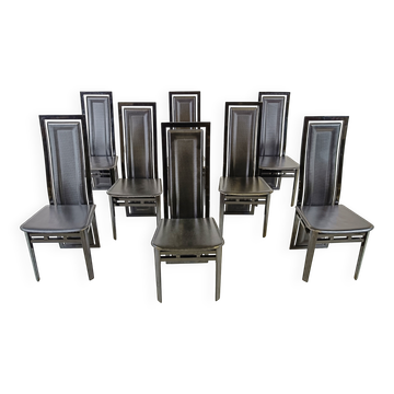 Ensemble de huit chaises de salle à manger modernes en bois laqué et cuir italien.