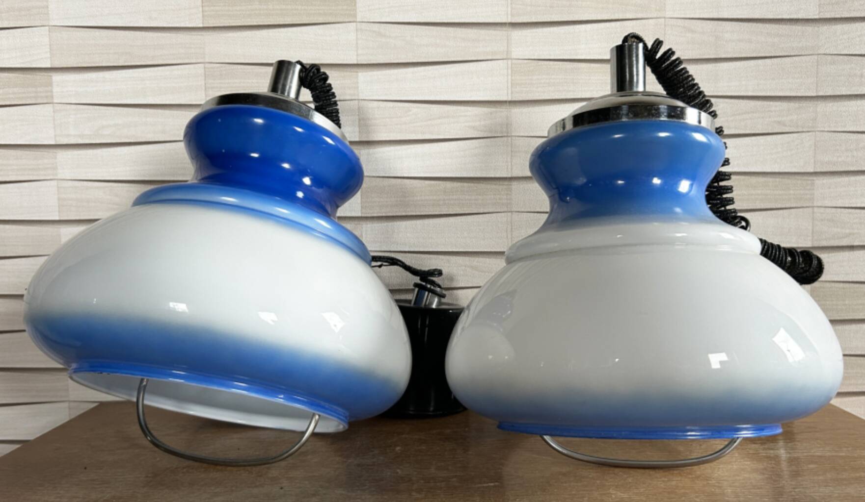 A vintage blue and white Space Age pendant by Harvey Guzzini, 1970.