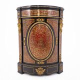 Commode d'angle ancienne, France, milieu du XIXe siècle.