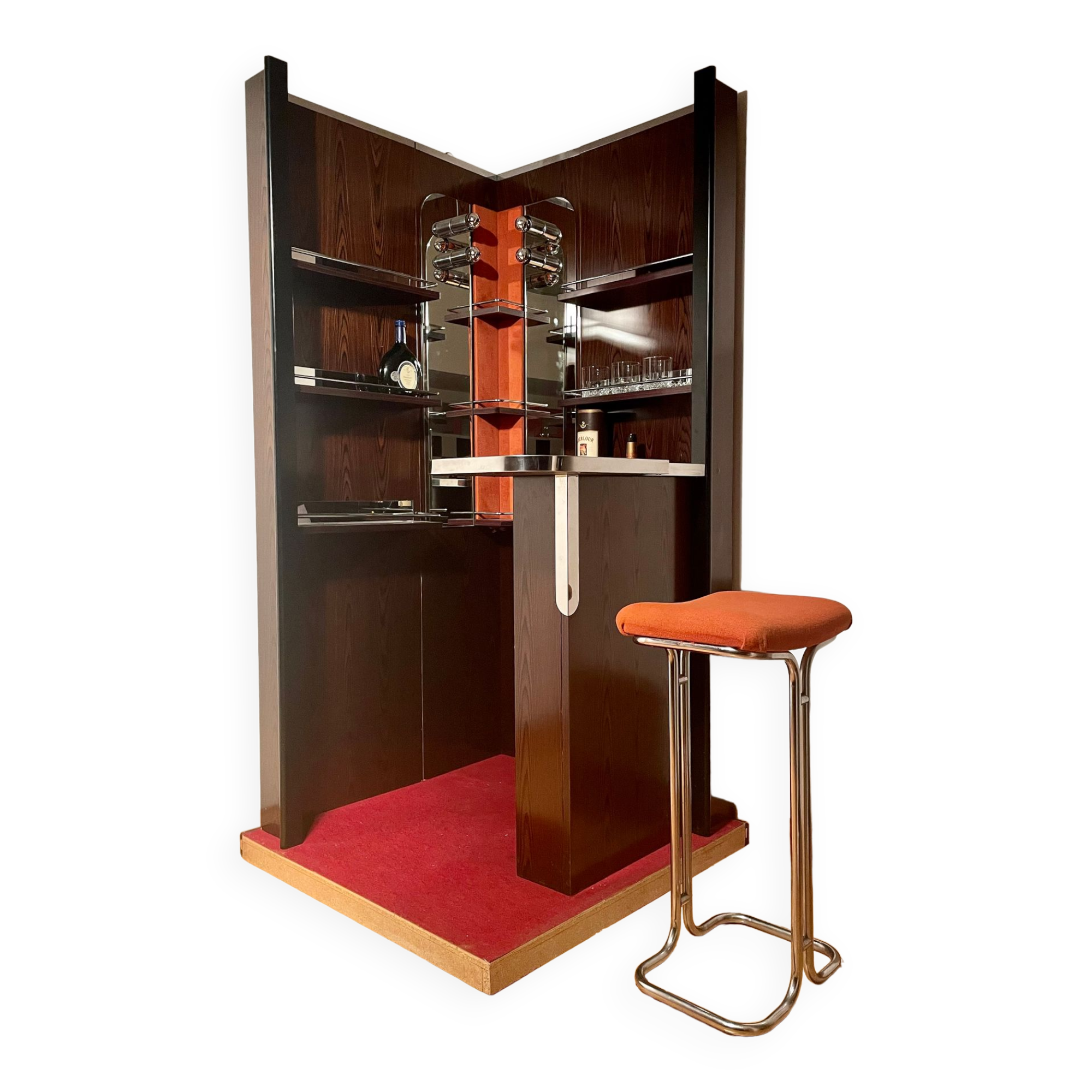 Bar art deco/cruise ship style staff