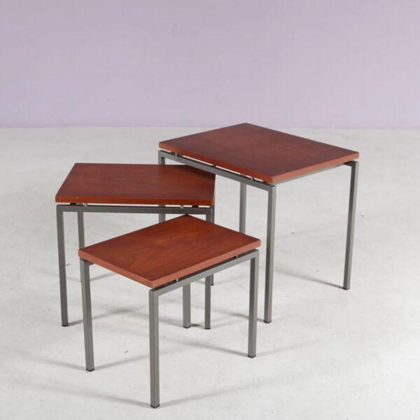 Tables gigognes des années 1960 des Pays-Bas