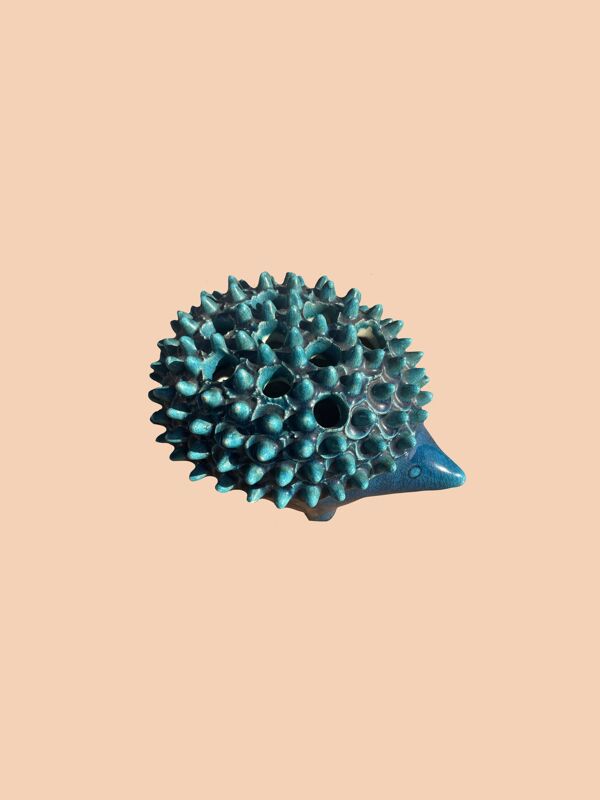 Pique-fleurs hérisson en céramique émaillée de Pol Chambost
