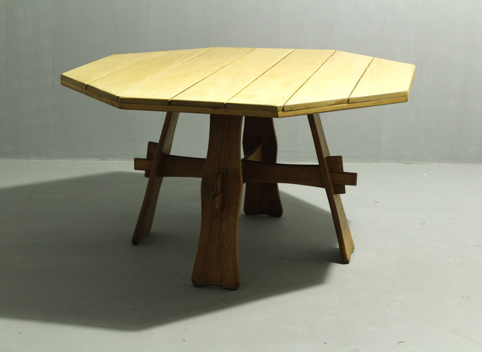 Table de jardin en teck brutaliste, années 1970
