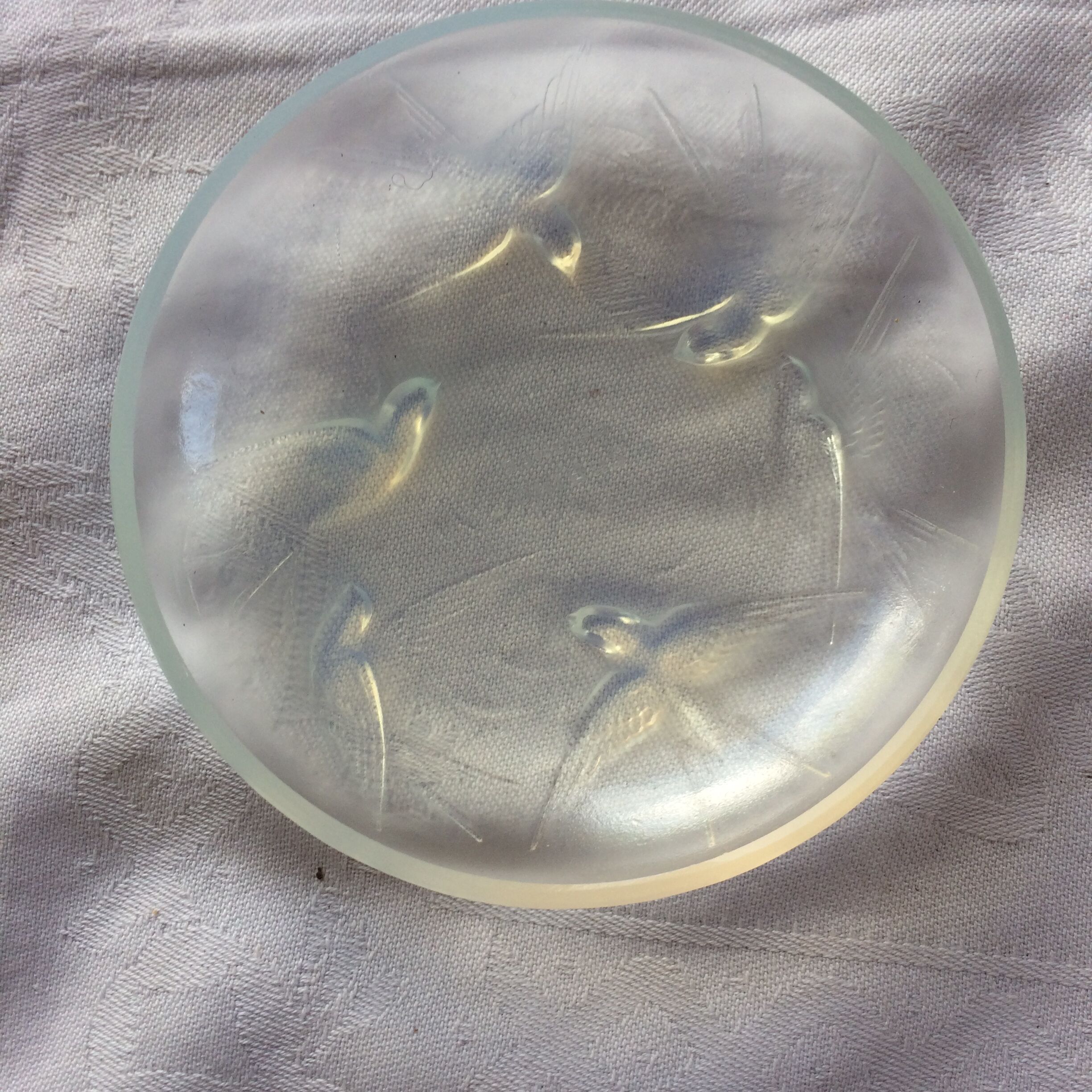 Cup signed Crystal Sabino, France, decor birds.