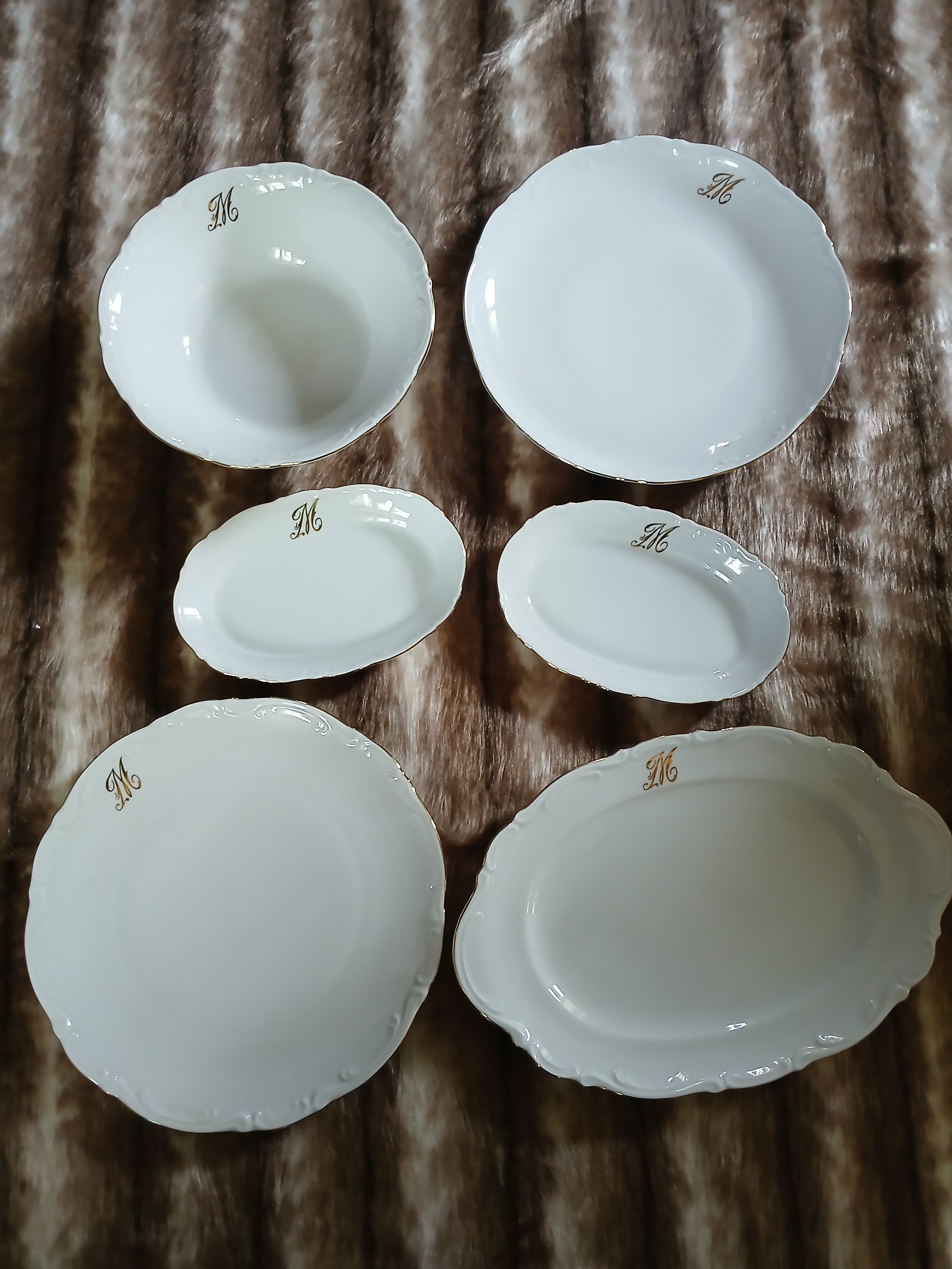 Ensemble 6 plats en porcelaine blanche