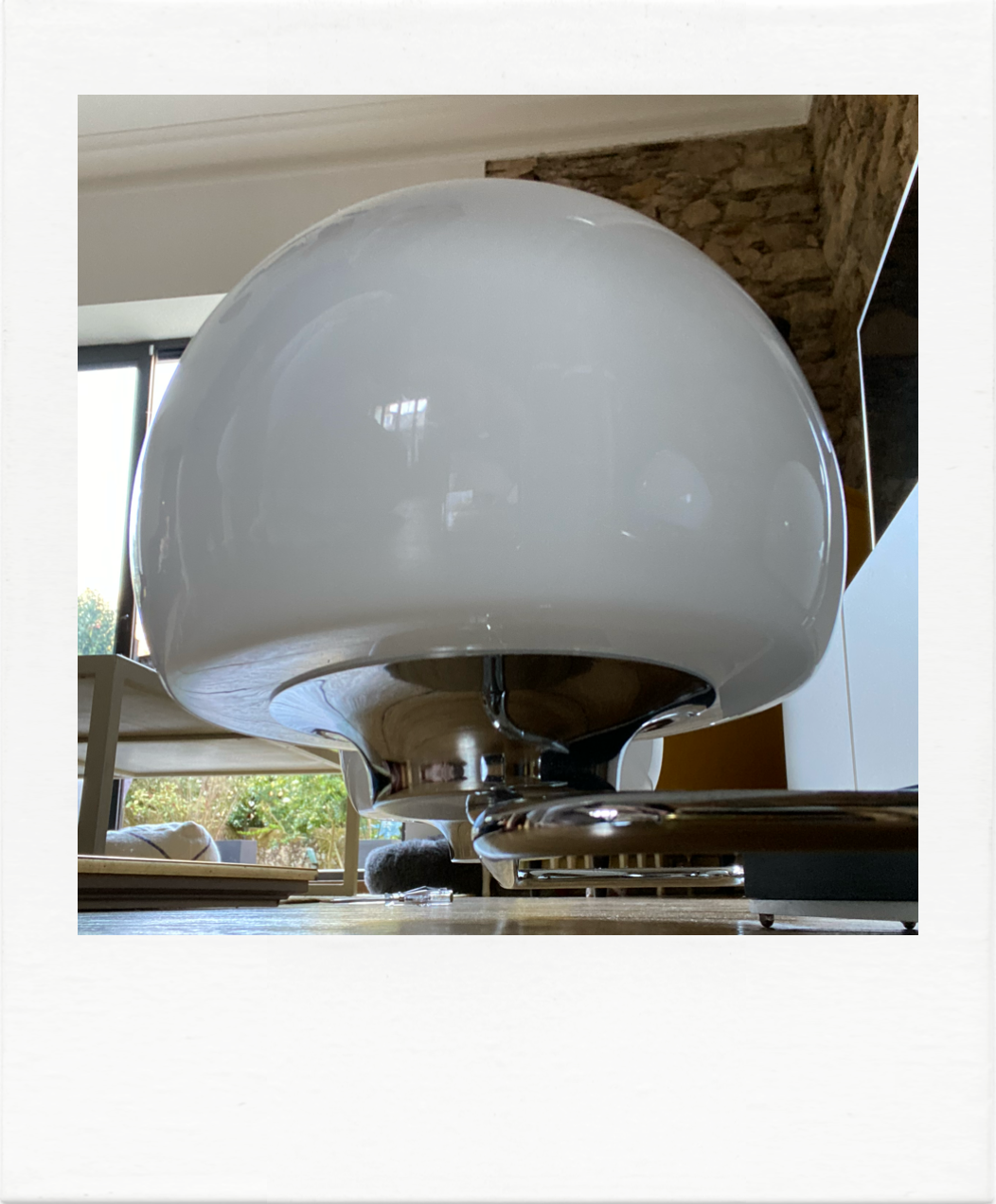 Lustre chrome et opaline années 70