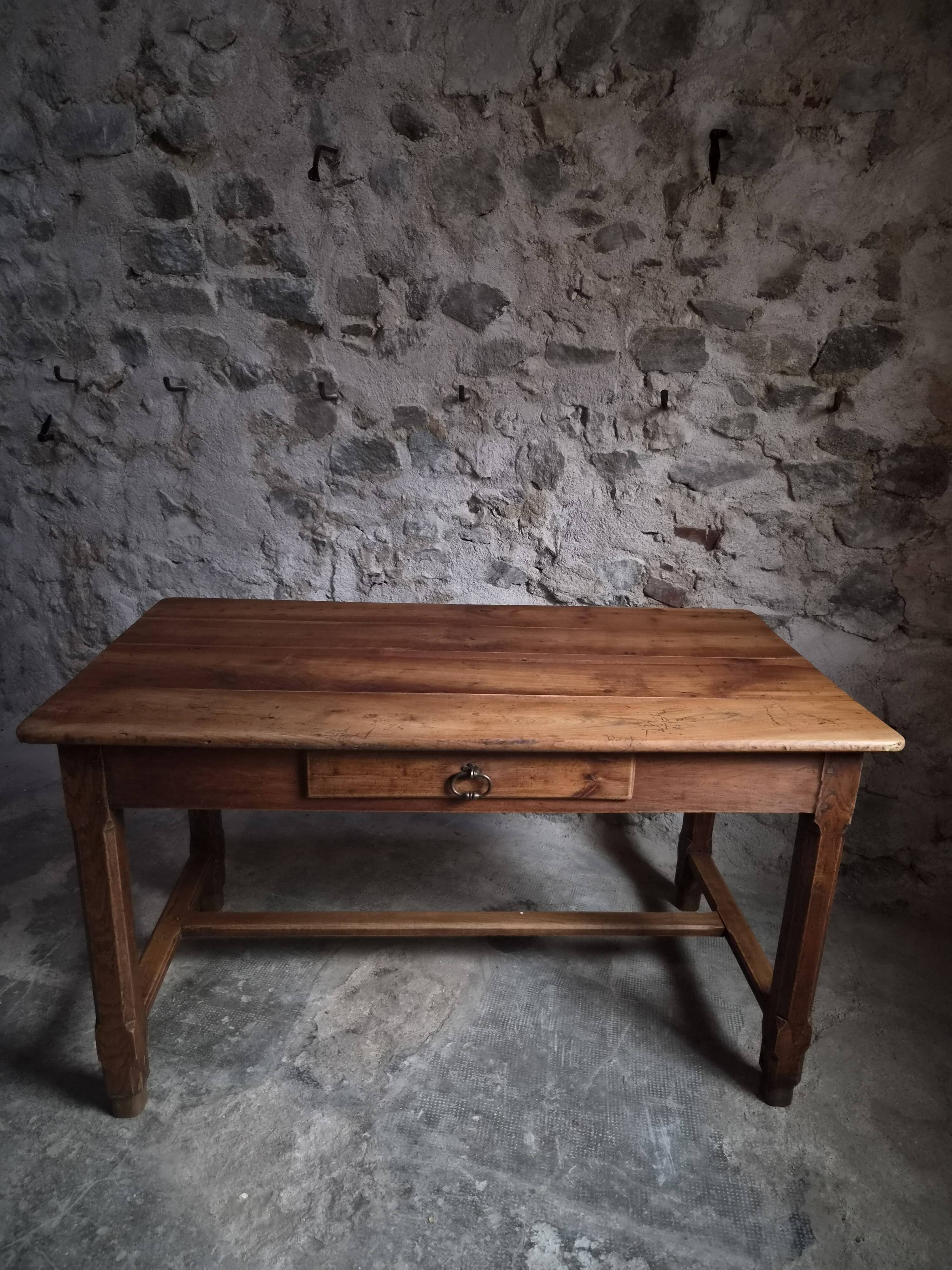 Old farmhouse table in French cherry wood | Auvergne | Circa 1750–1800