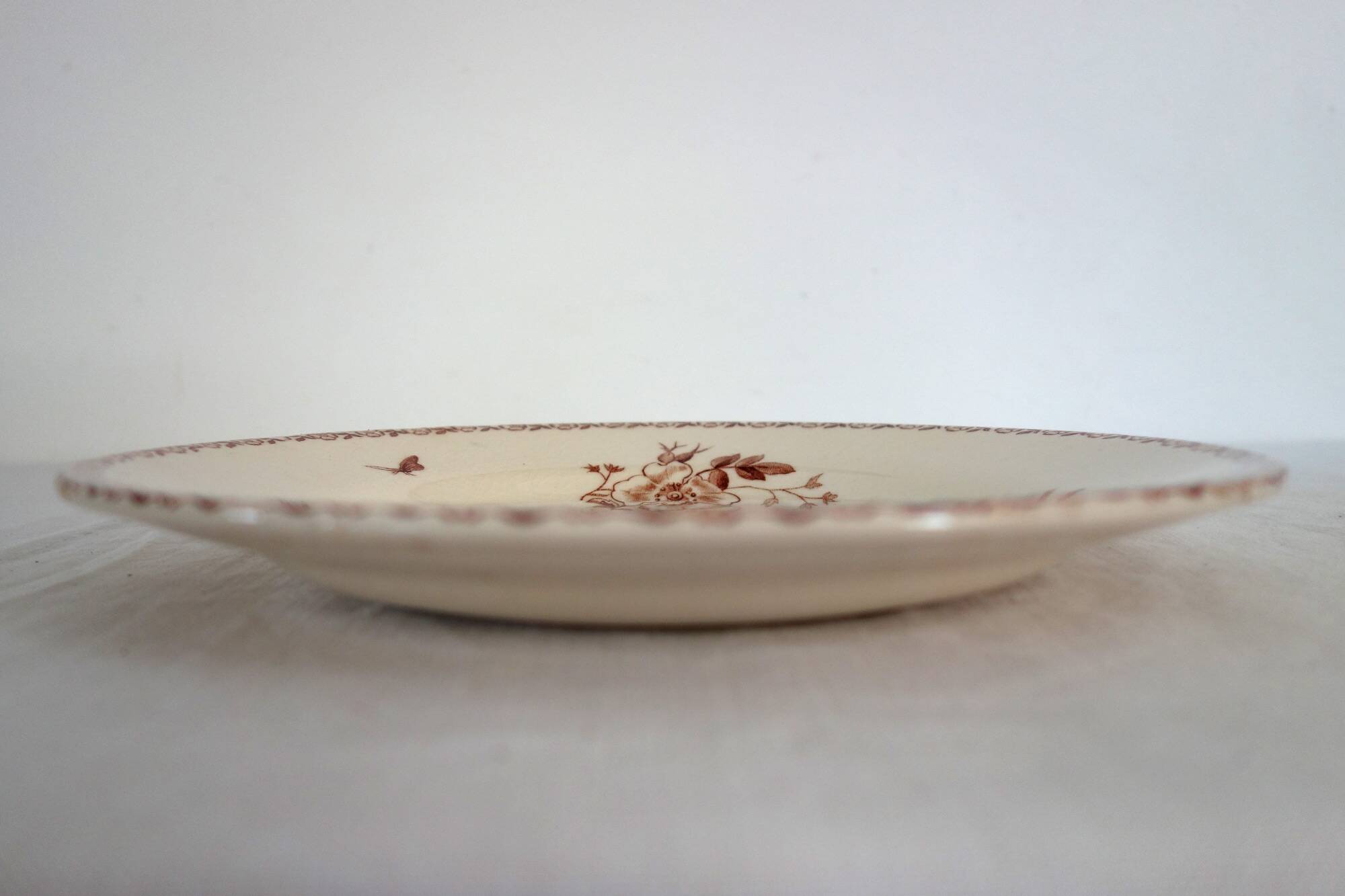 11 flat plates Terre De Fer Gien model Mai circa 1900