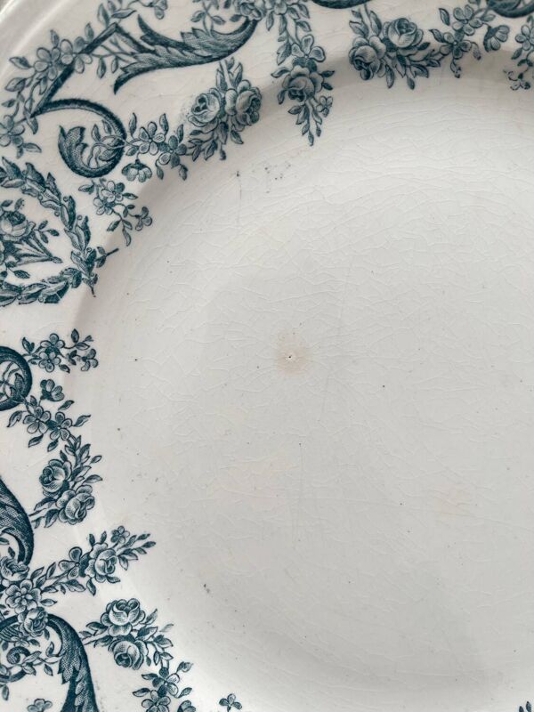 12 assiettes plates en terre de fer « Louis XVI » Saint Amand et Hamage