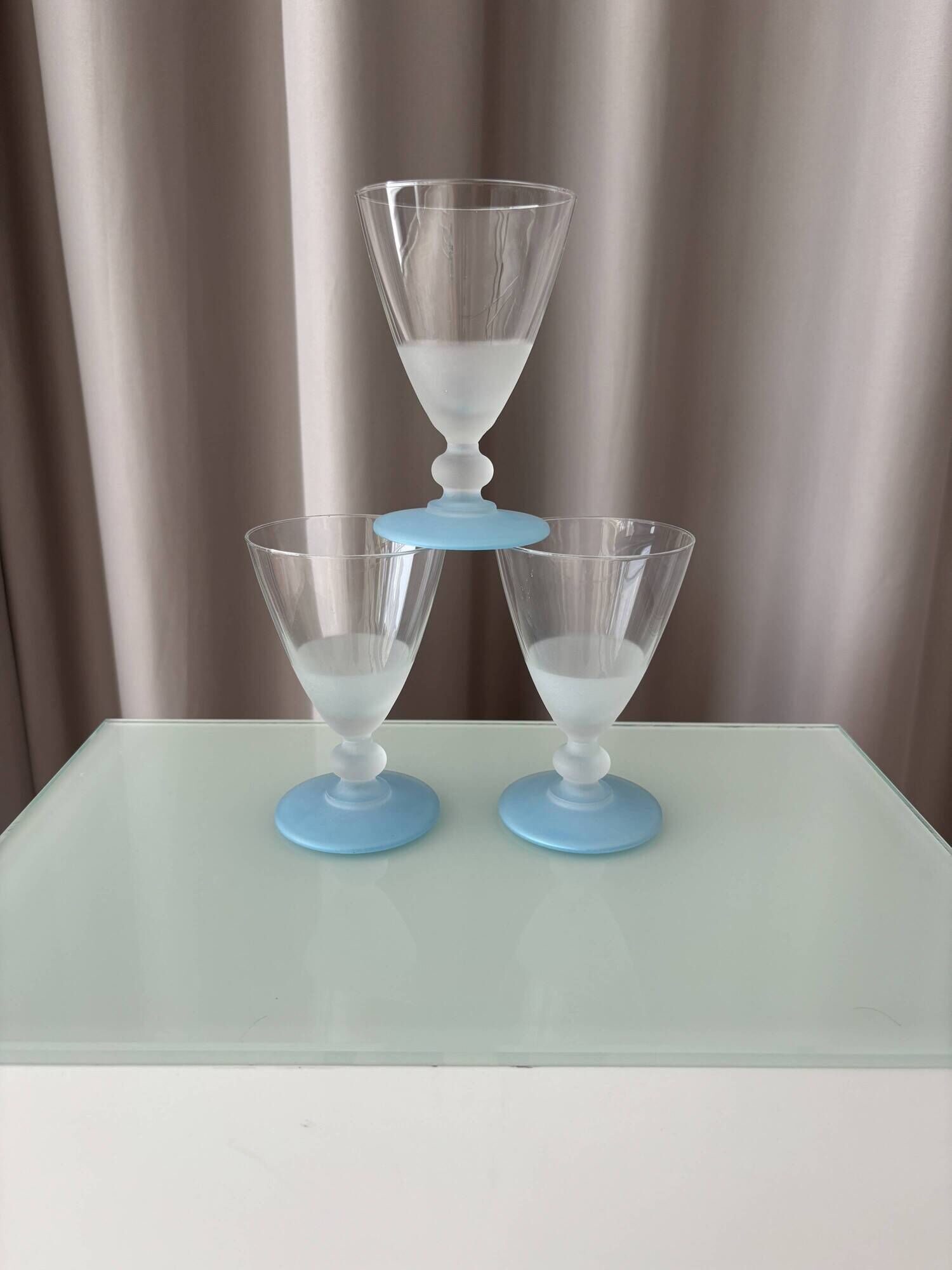 Set of 4 Vintage Frosted Blue & White Cocktail / Water Glasses