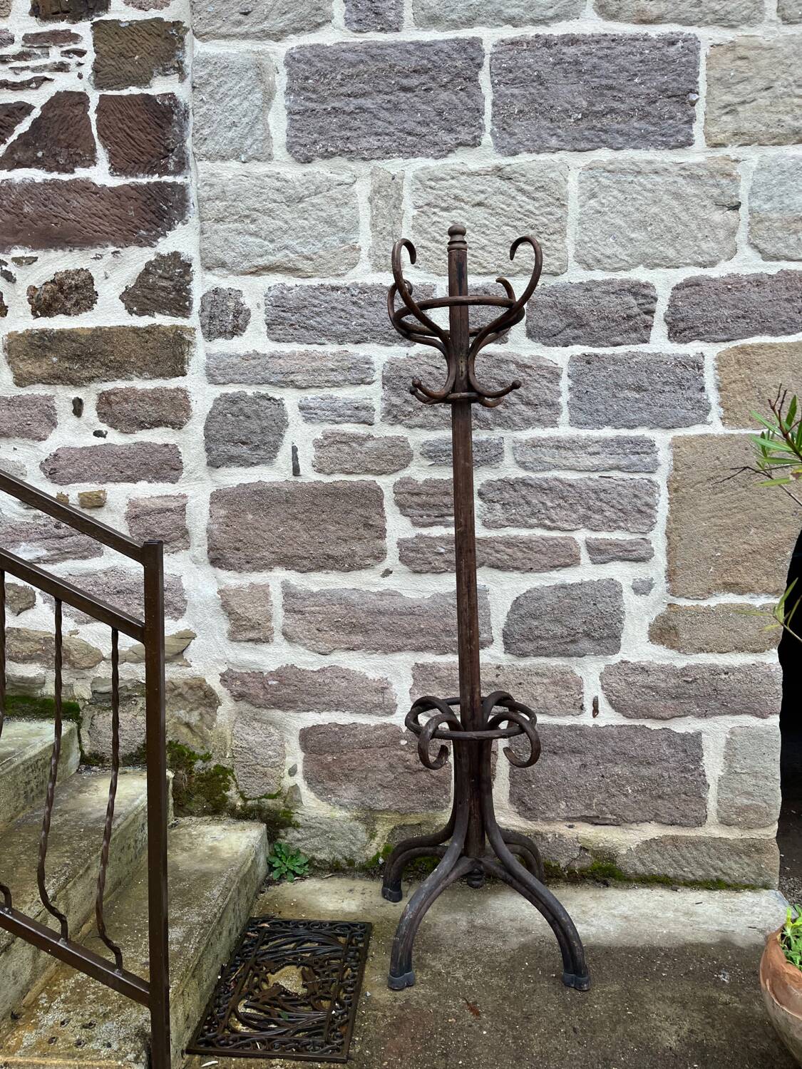 Parrot coat rack