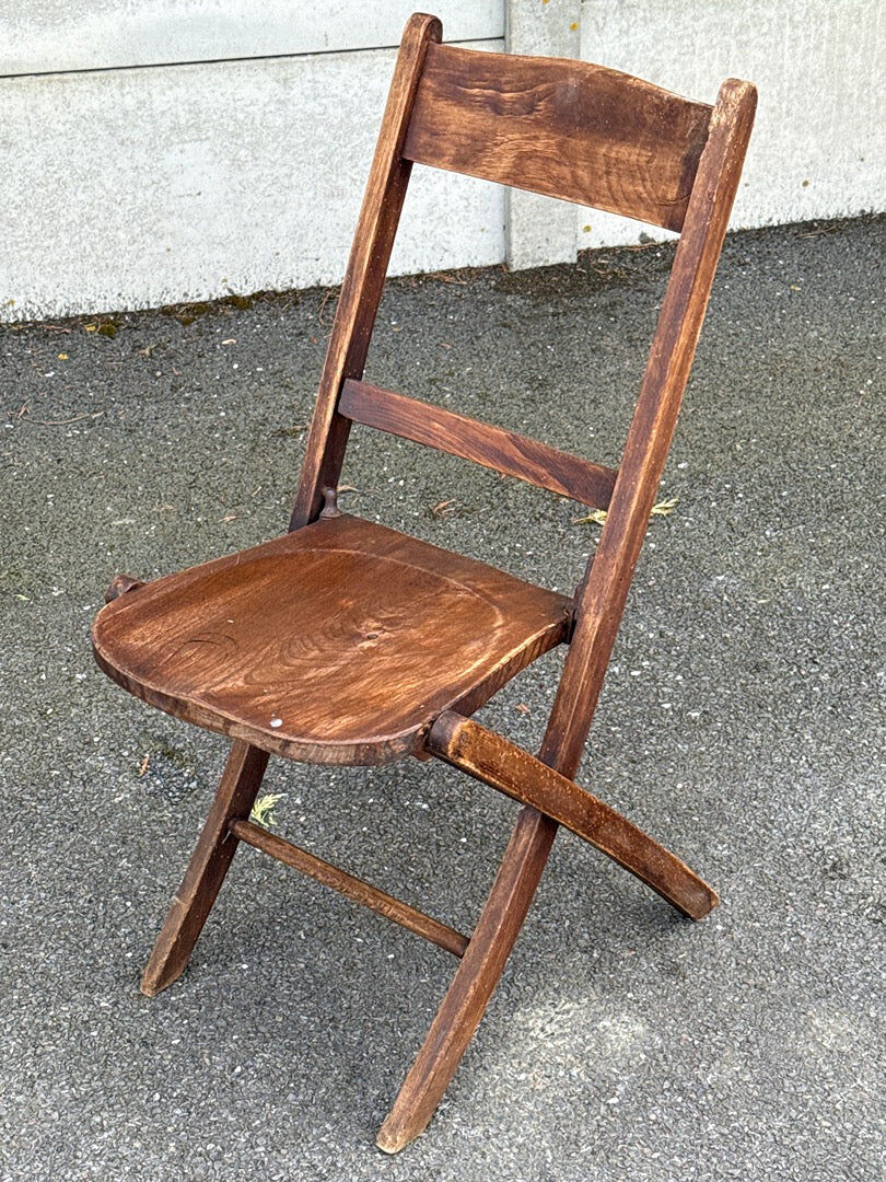 Folding chair – Vintage – Furniture – Patinated wood