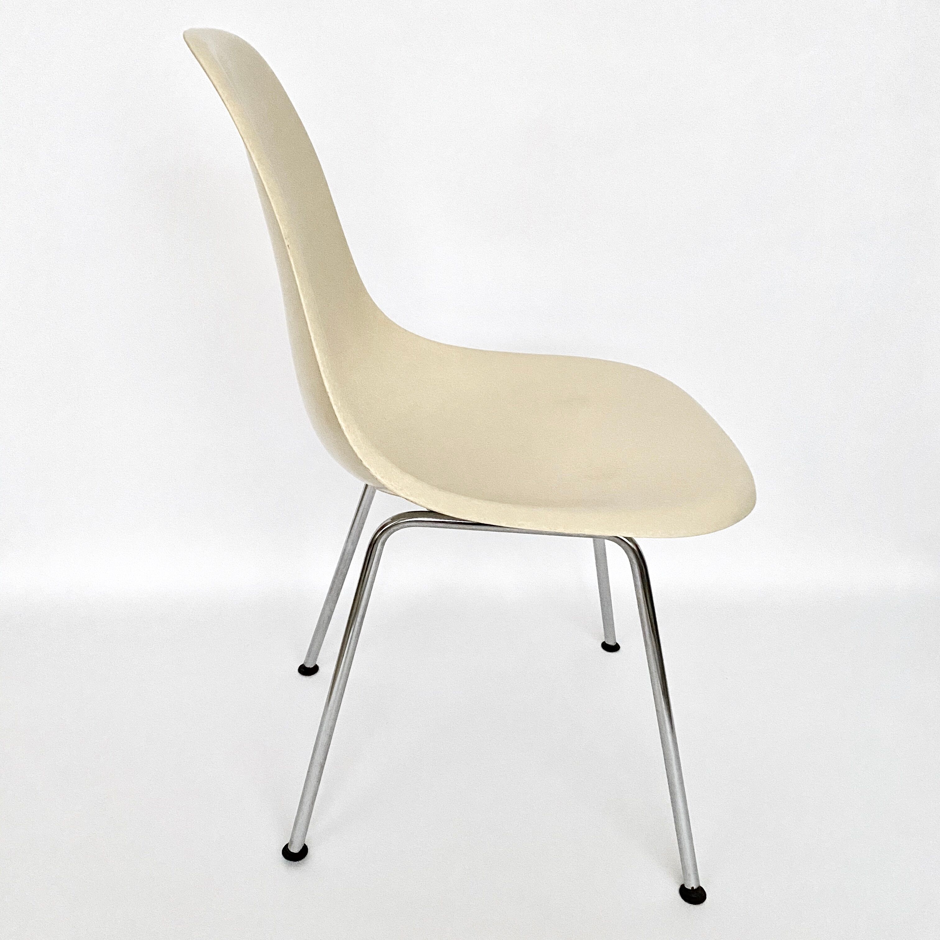 DSX Eames chair for Herman Miller vintage 70