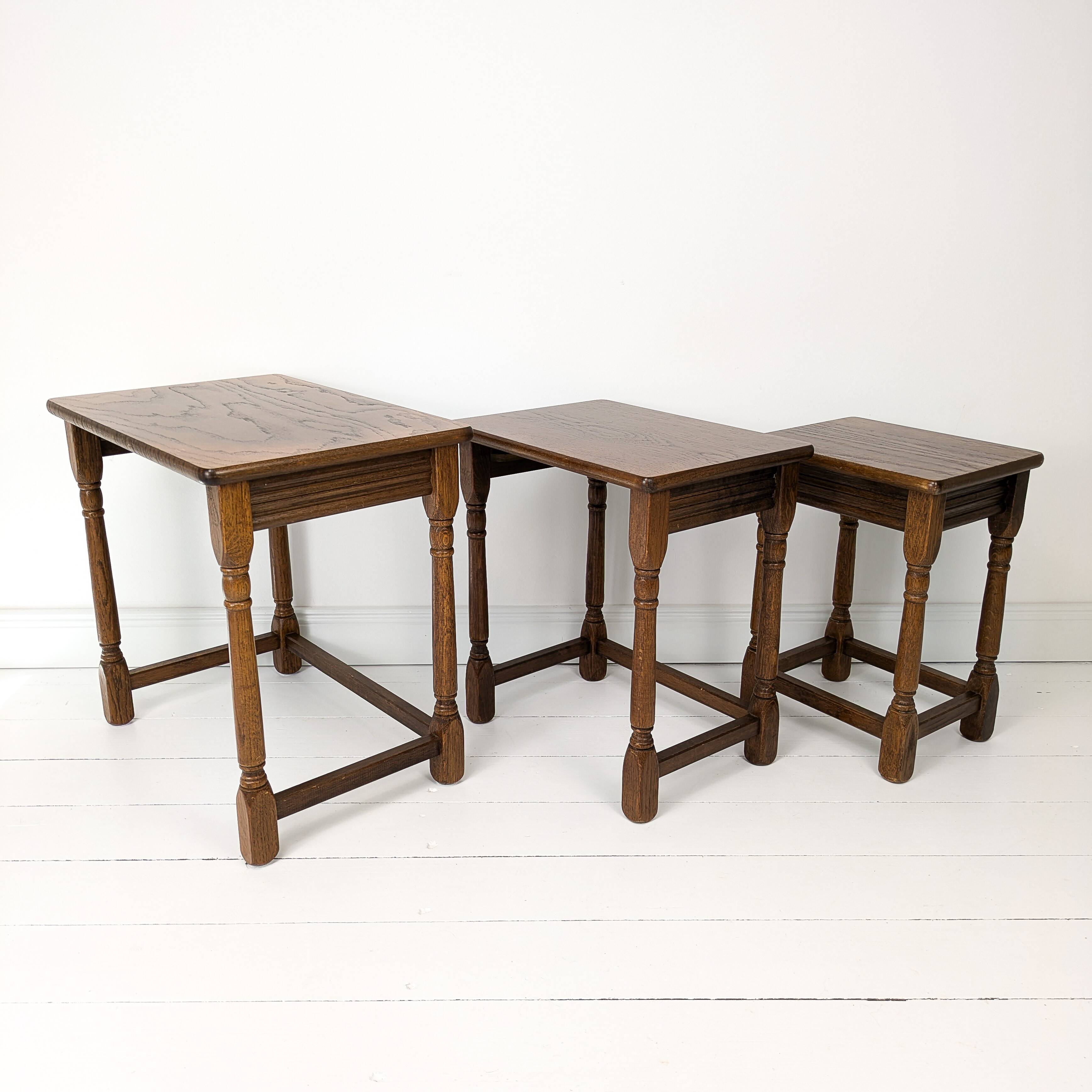 Lot de 3 tables d'appoint Mid Century Vintage en bois massif Landhaus Rustikal Banc de fleurs Tabour