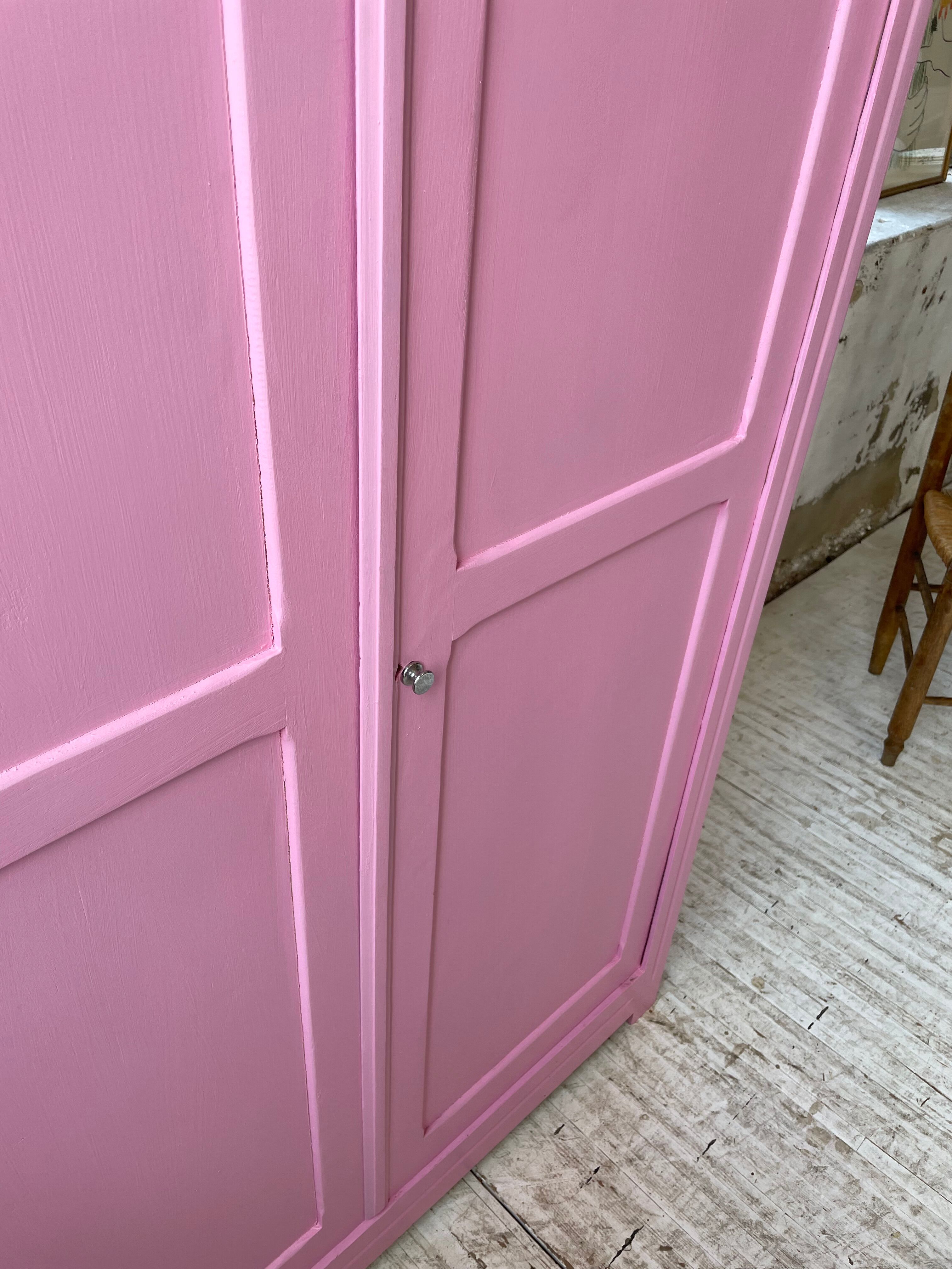 Pink knitted cabinet