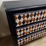Patterned chest of drawers