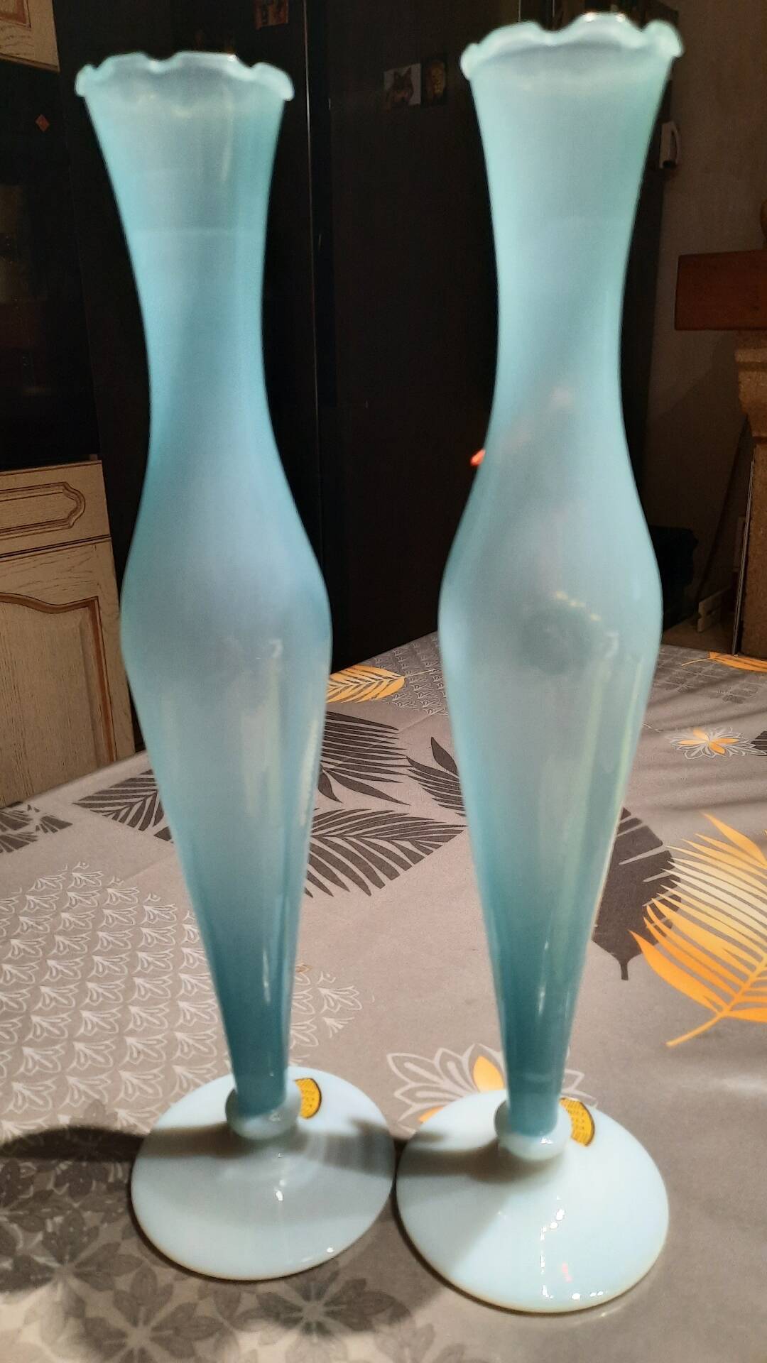 Paires de vases anciens en opaline