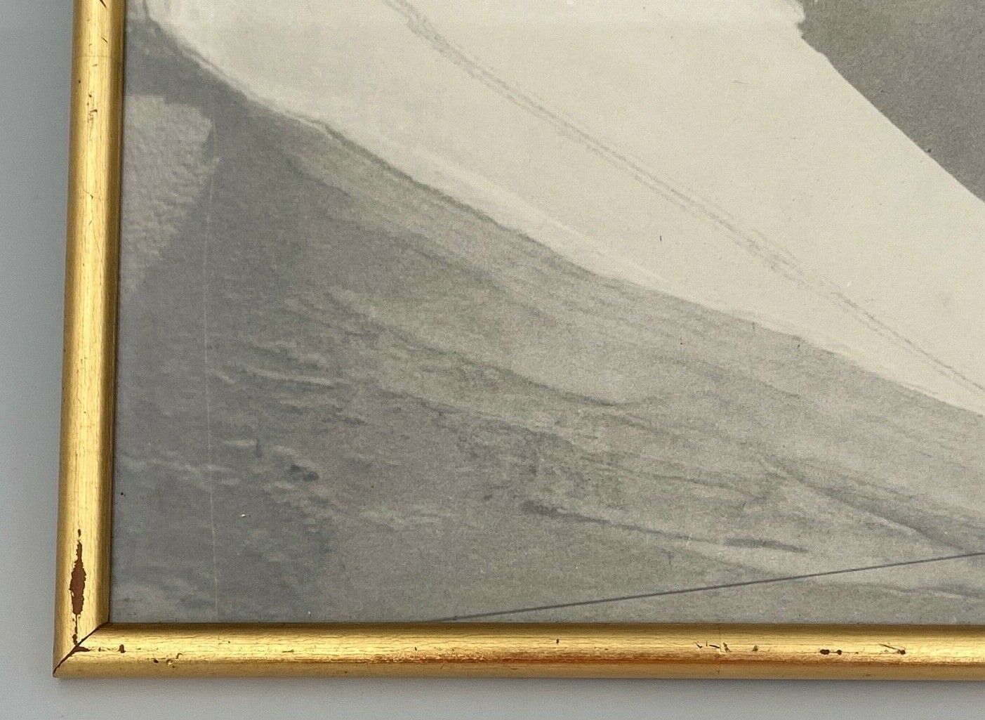 Photo ancienne en noir et blanc montagne artistique dans cadre dore
