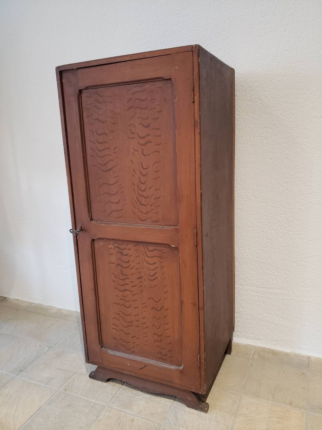 Small chest of drawers