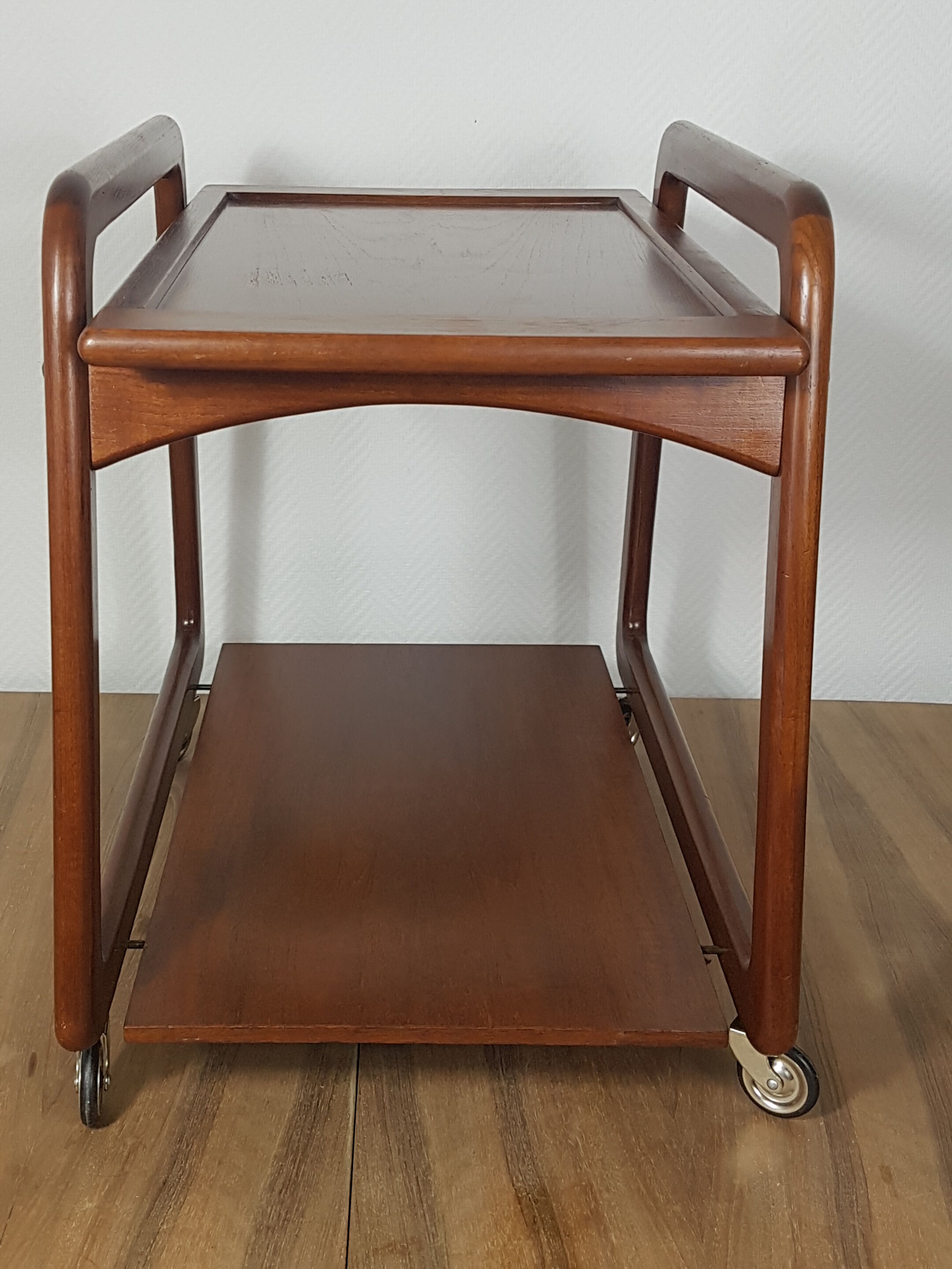 Scandinavian 70s dessert or mini-bar