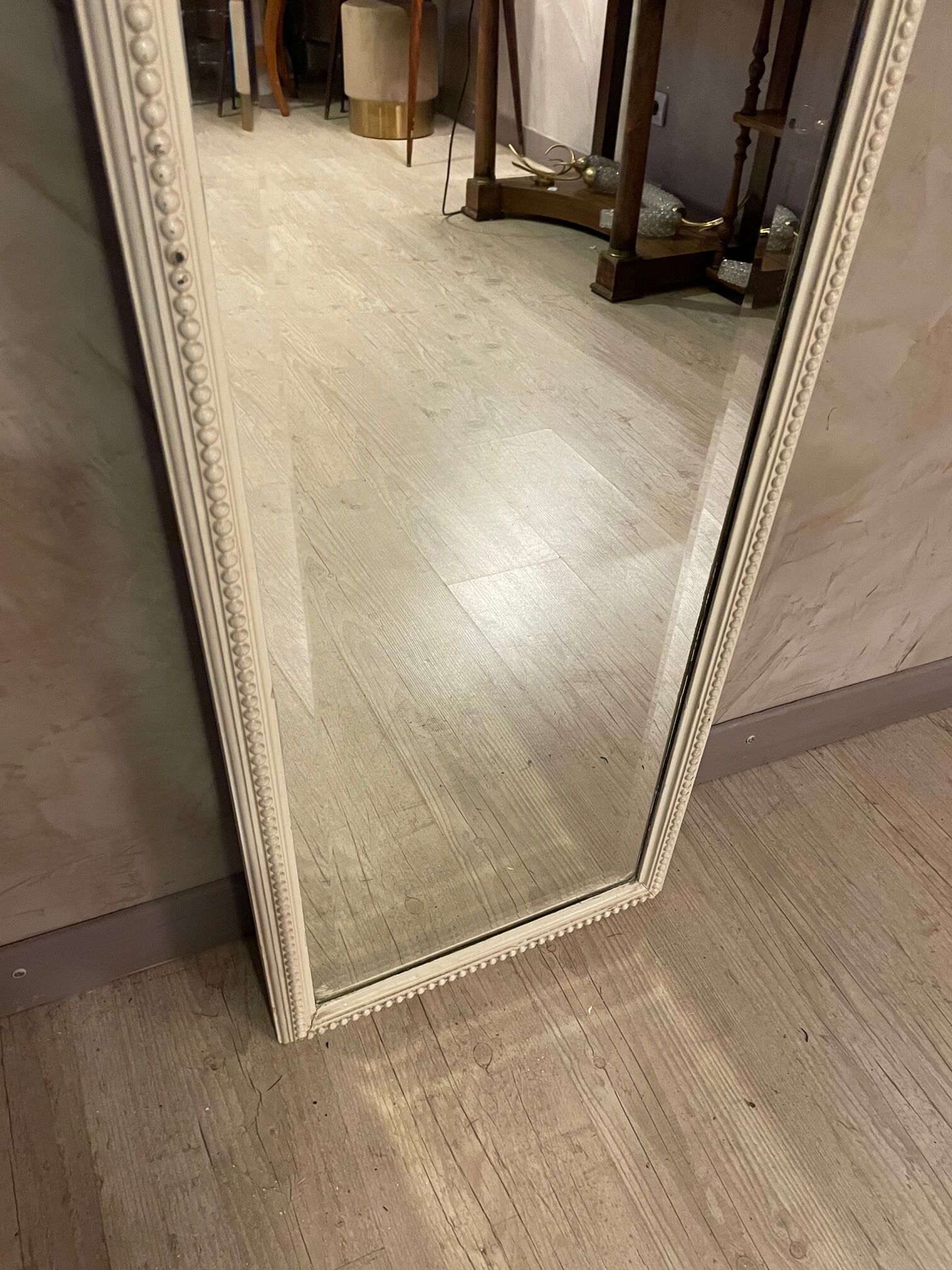 Beveled mirror