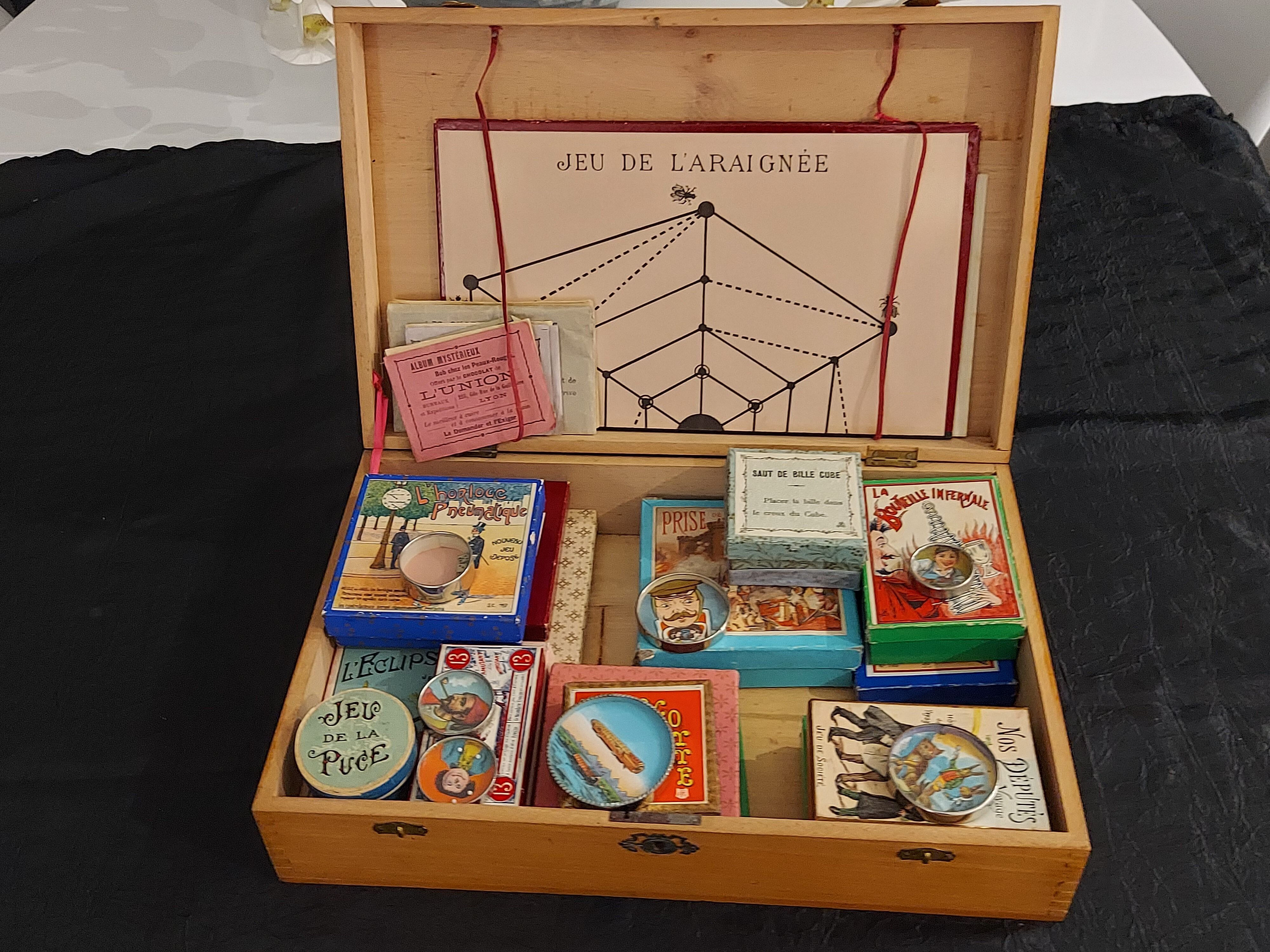 Former 1920s Games Box "New Games Reunited""