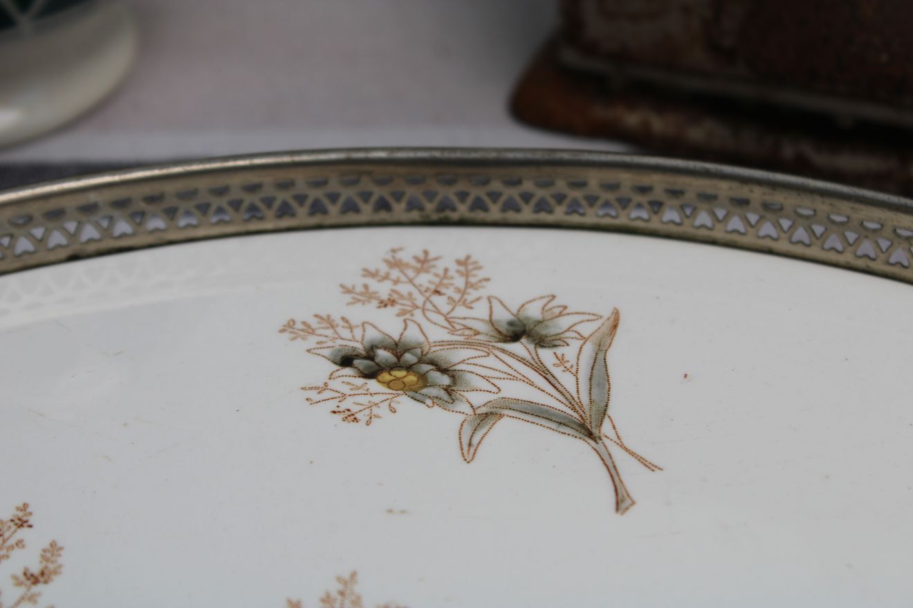 Oval ceramic top