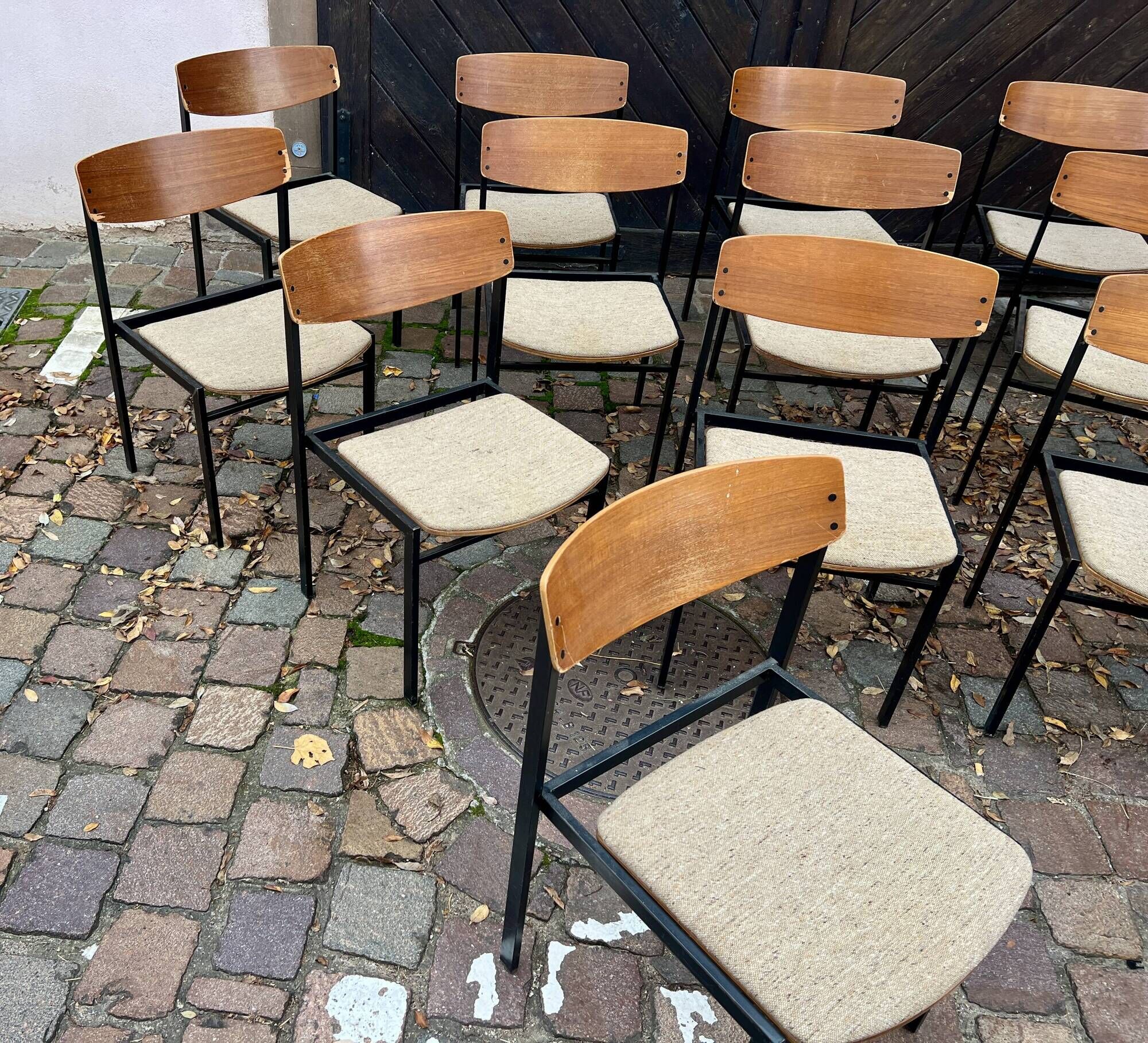 🪑 Set of 18 vintage wood and metal chairs – fabric seat