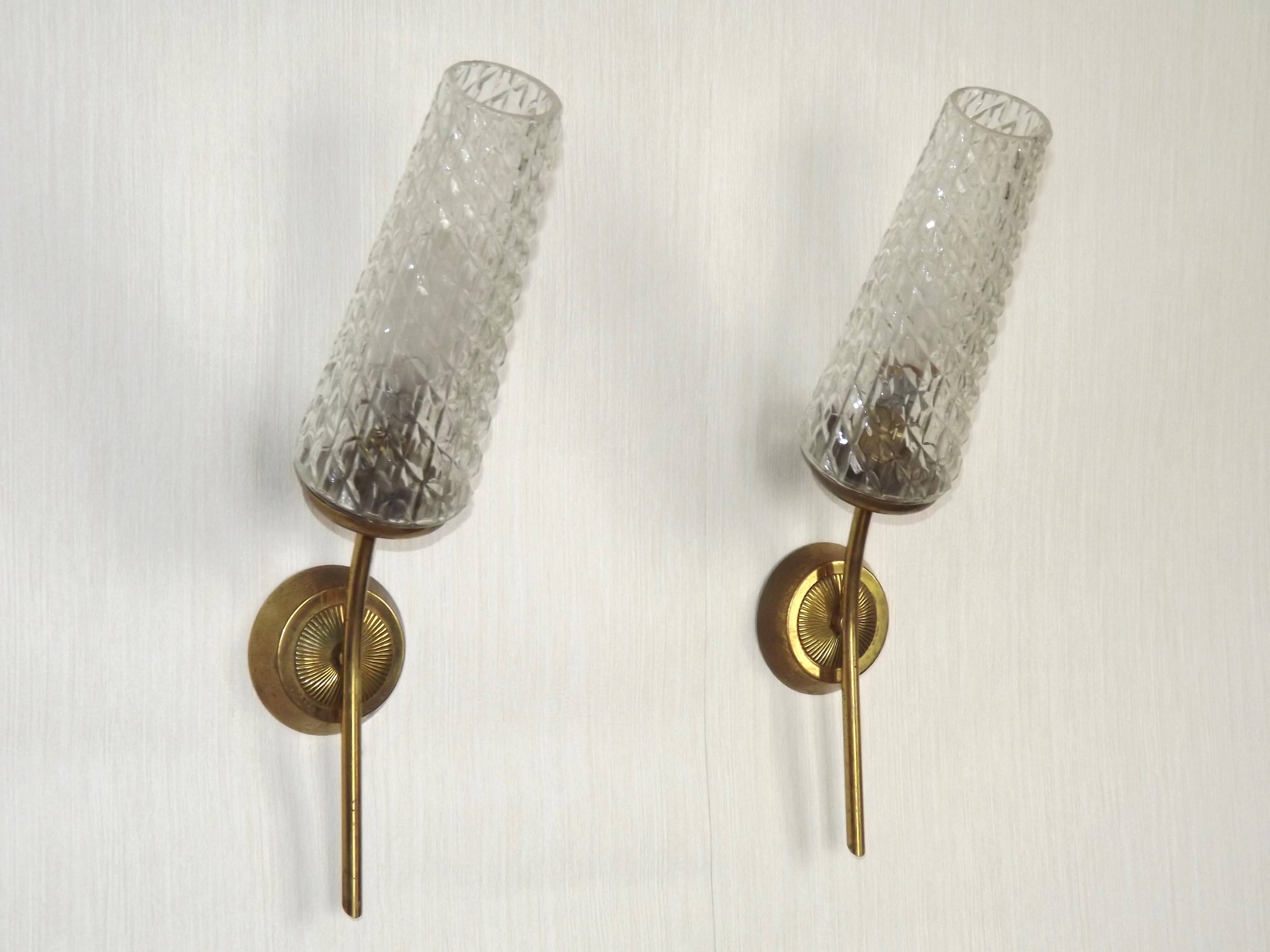 French Retro 1960s Single Wall Light In Gold Metal Clear Pattern Shade 5416