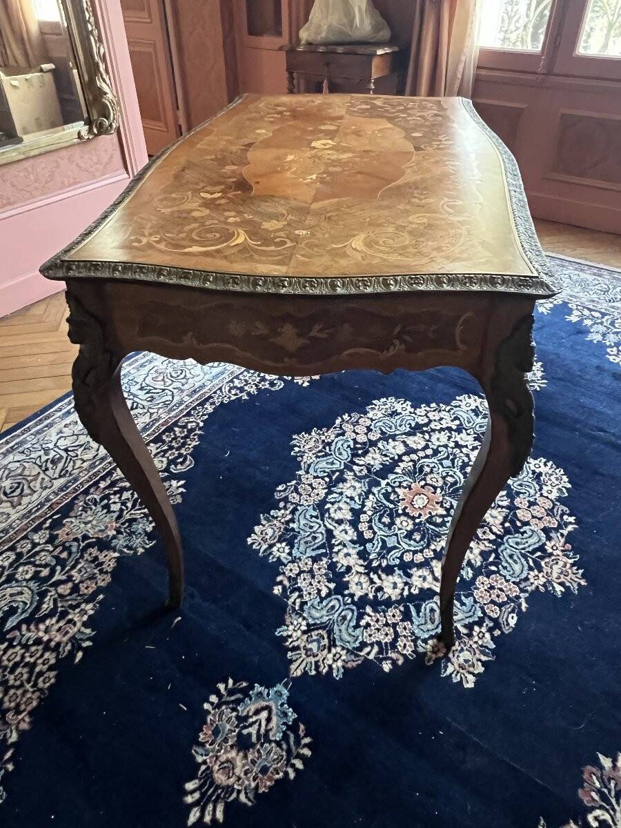 Desk, rosewood marquetry table, bronze ornaments dating from the late 19th century.
