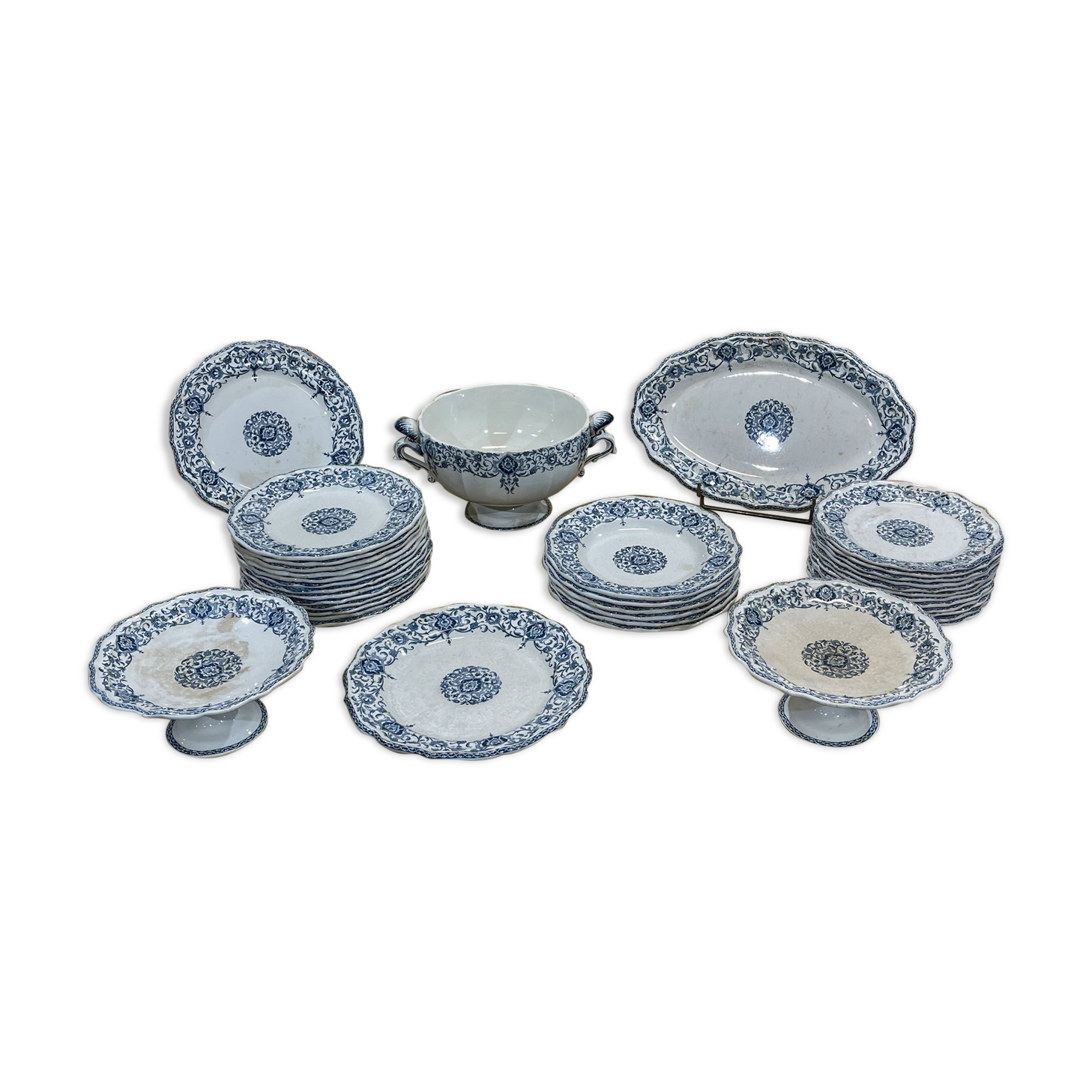 Table service in earthenware of Gien late nineteenth century