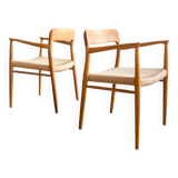 Paire de chaises de salle à manger modèle 56 par Niels O. Møller en chêne
