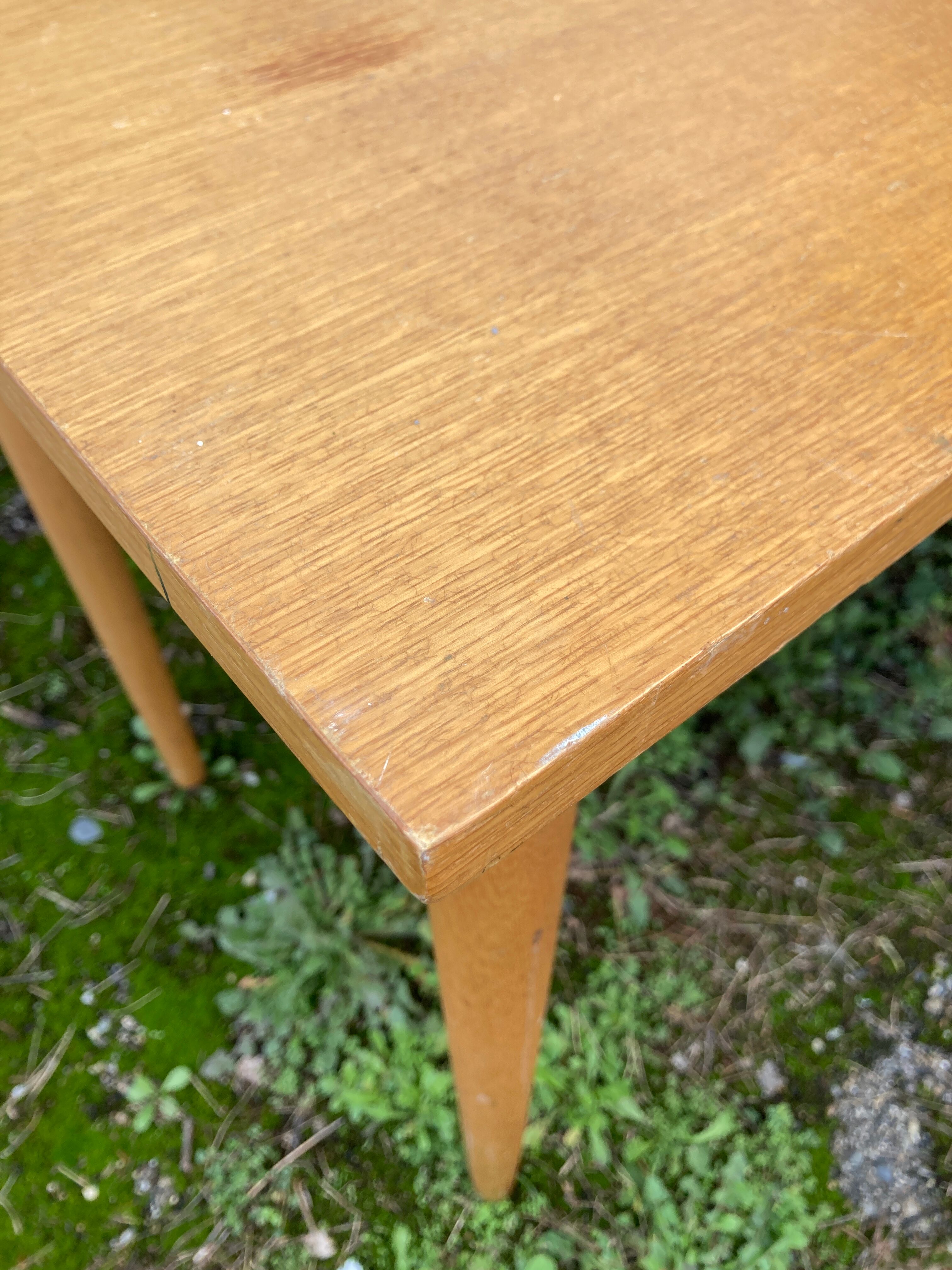 Scandinavian desk with drawer box