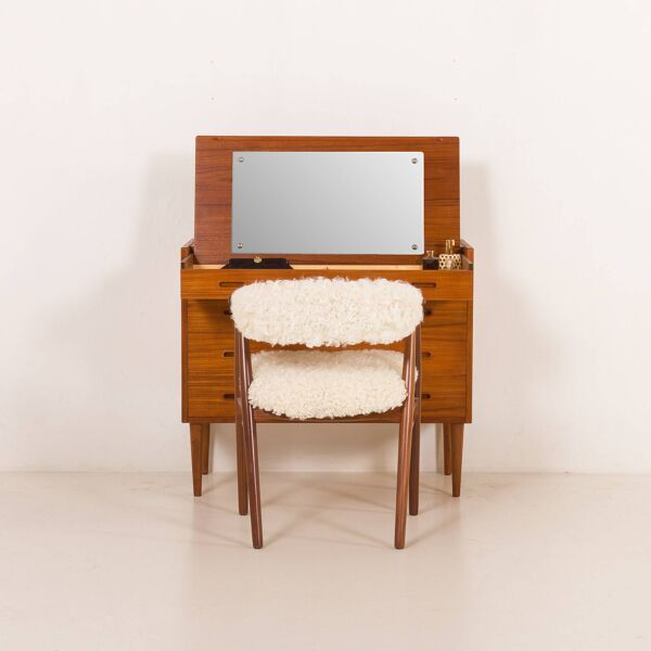 Commode en teck danois avec coiffeuse cachée, années 1960