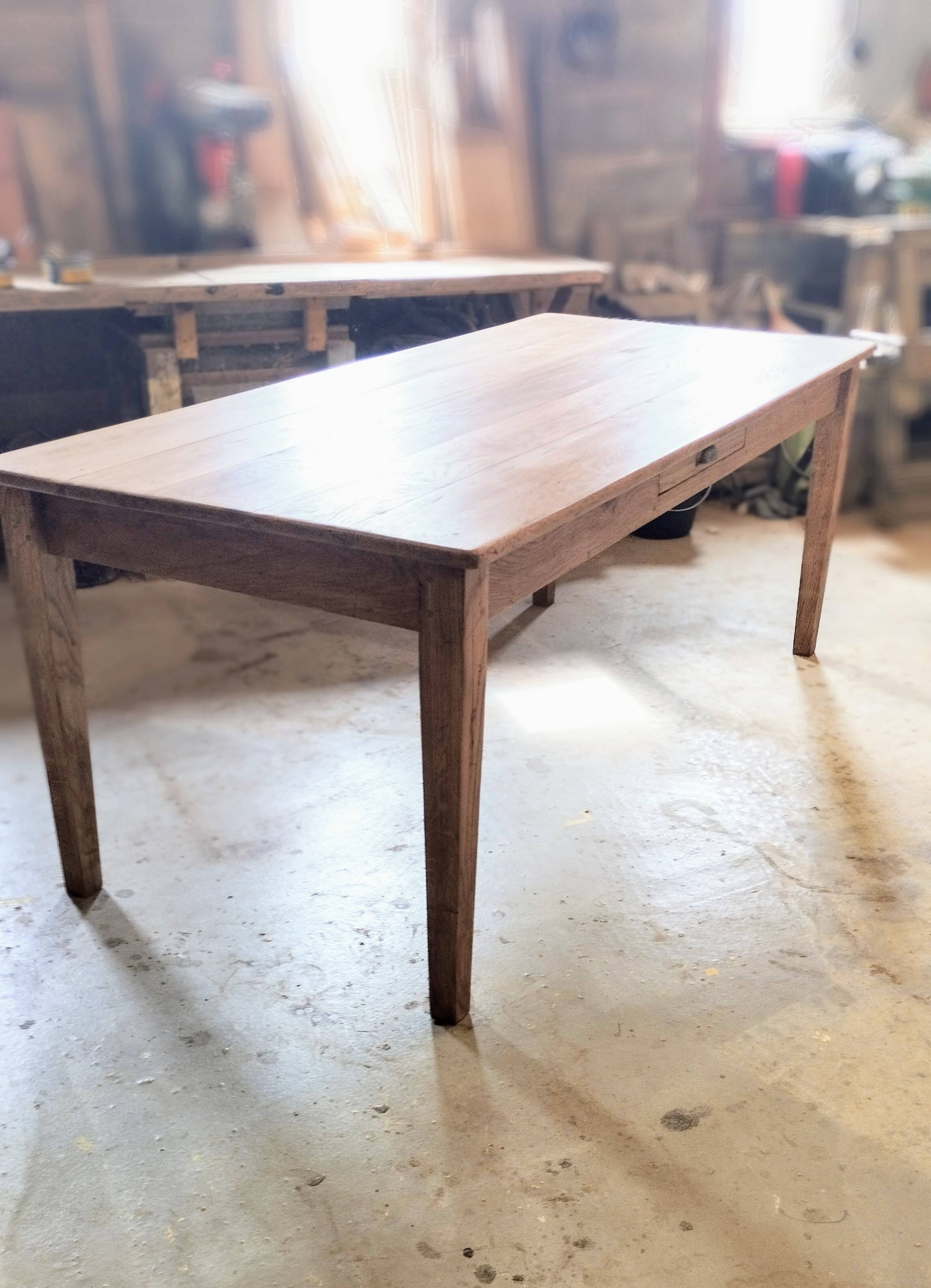Rustic farmhouse table in solid oak with antique patina finish 200 x 90