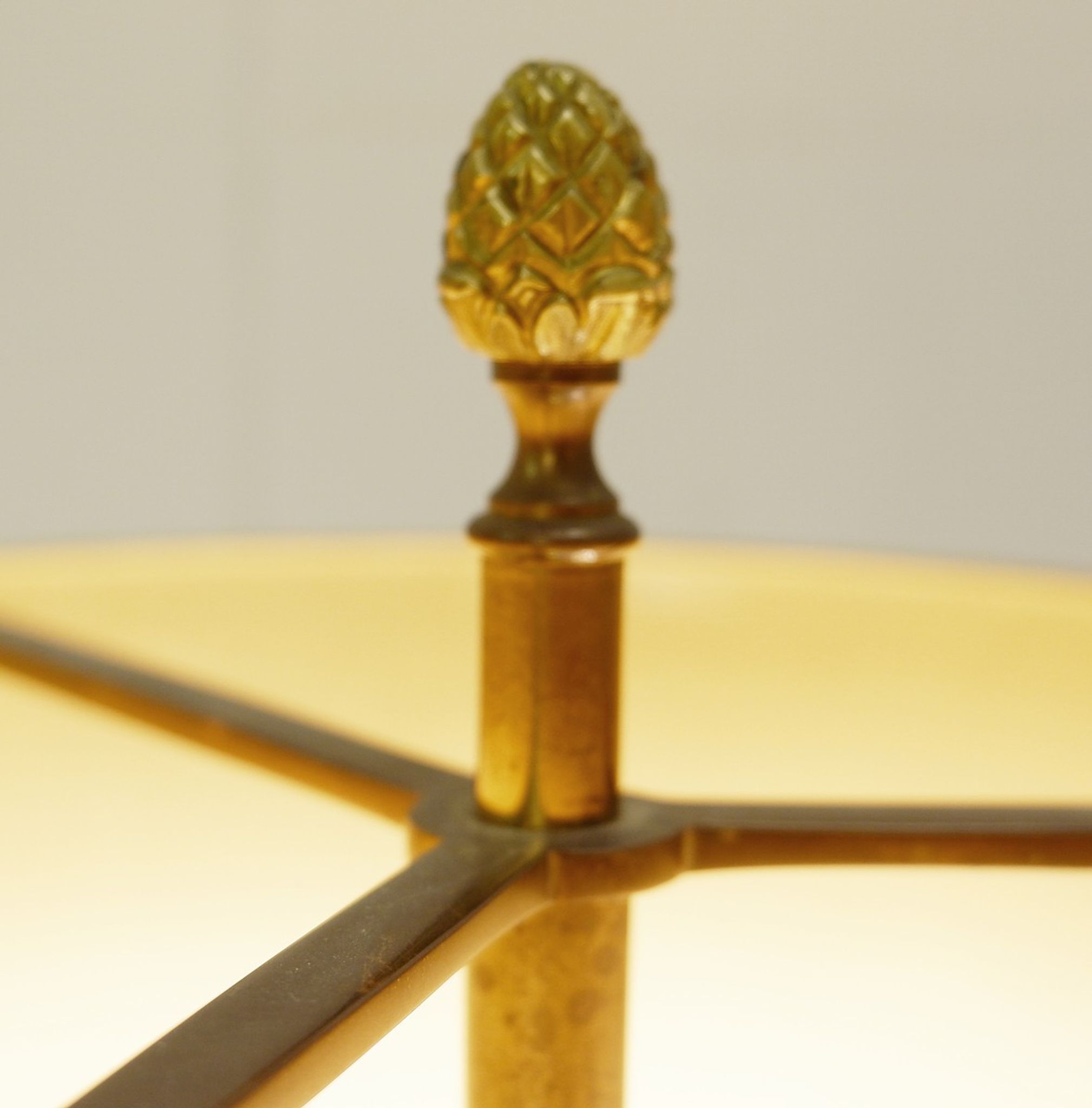 Lampe de bureau lotus en laiton de Maison Charles, 1960